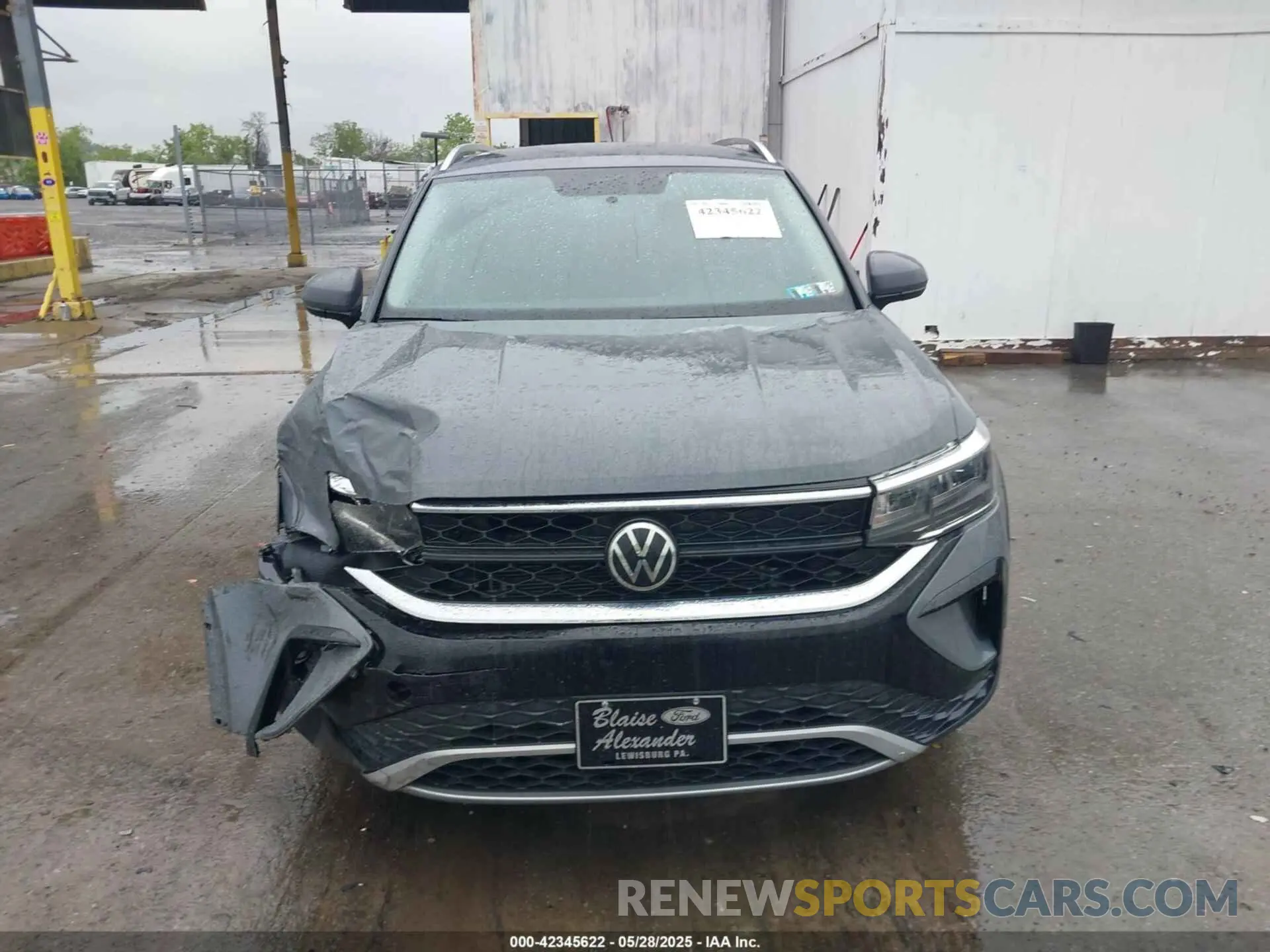 12 Photograph of a damaged car 3VVRX7B28NM013577 VOLKSWAGEN TAOS 2022
