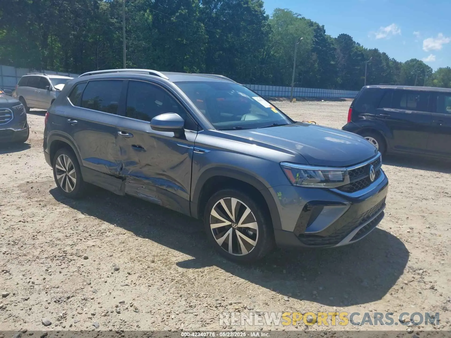 1 Photograph of a damaged car 3VVRX7B28NM030394 VOLKSWAGEN TAOS 2022