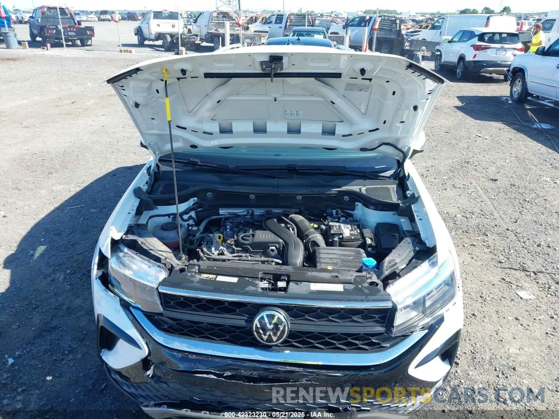 10 Photograph of a damaged car 3VVRX7B2XNM076678 VOLKSWAGEN TAOS 2022