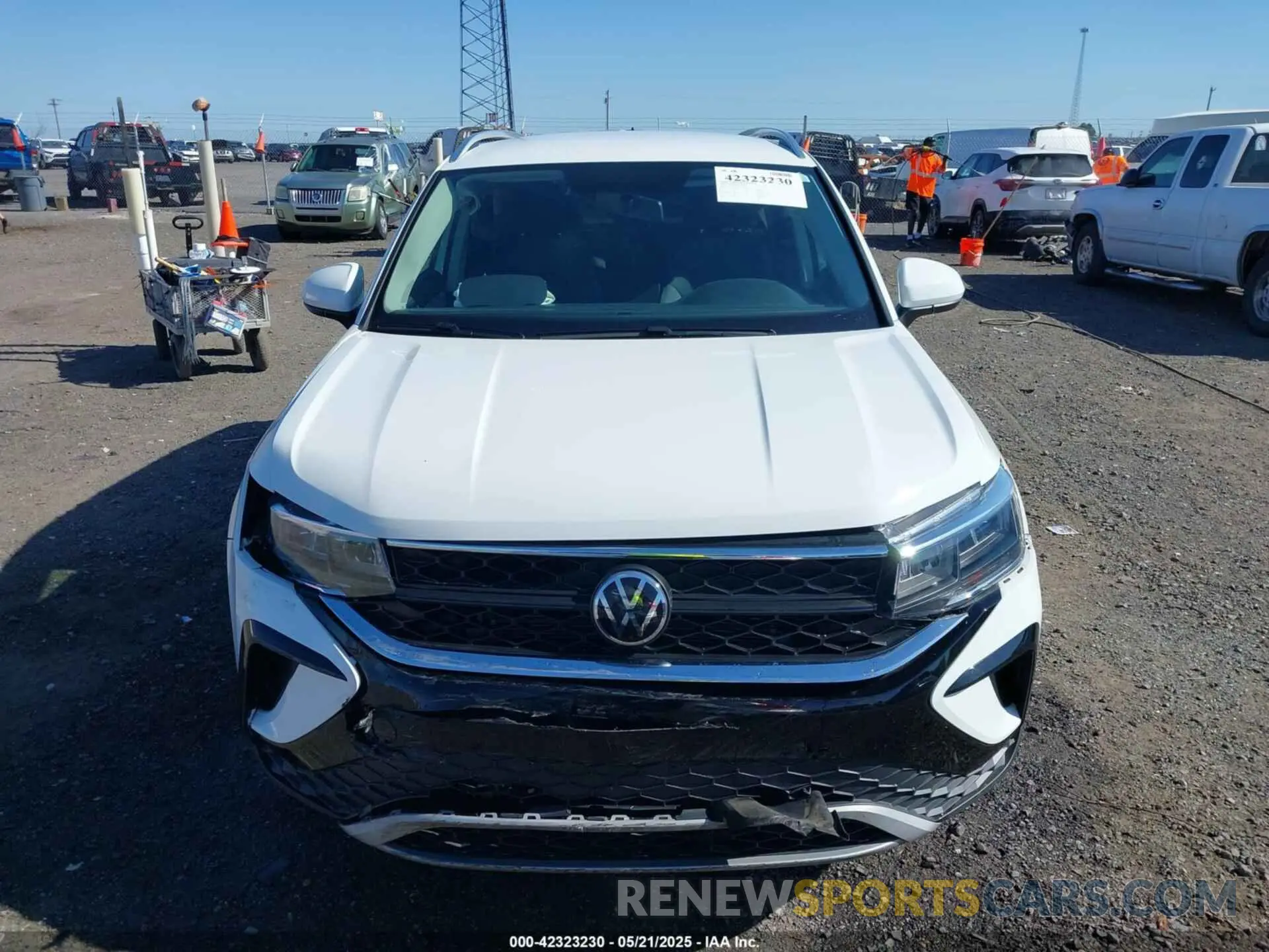 12 Photograph of a damaged car 3VVRX7B2XNM076678 VOLKSWAGEN TAOS 2022