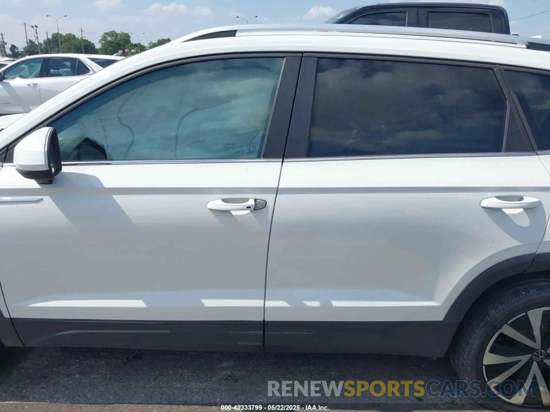 15 Photograph of a damaged car 3VVSX7B23NM014878 VOLKSWAGEN TAOS 2022
