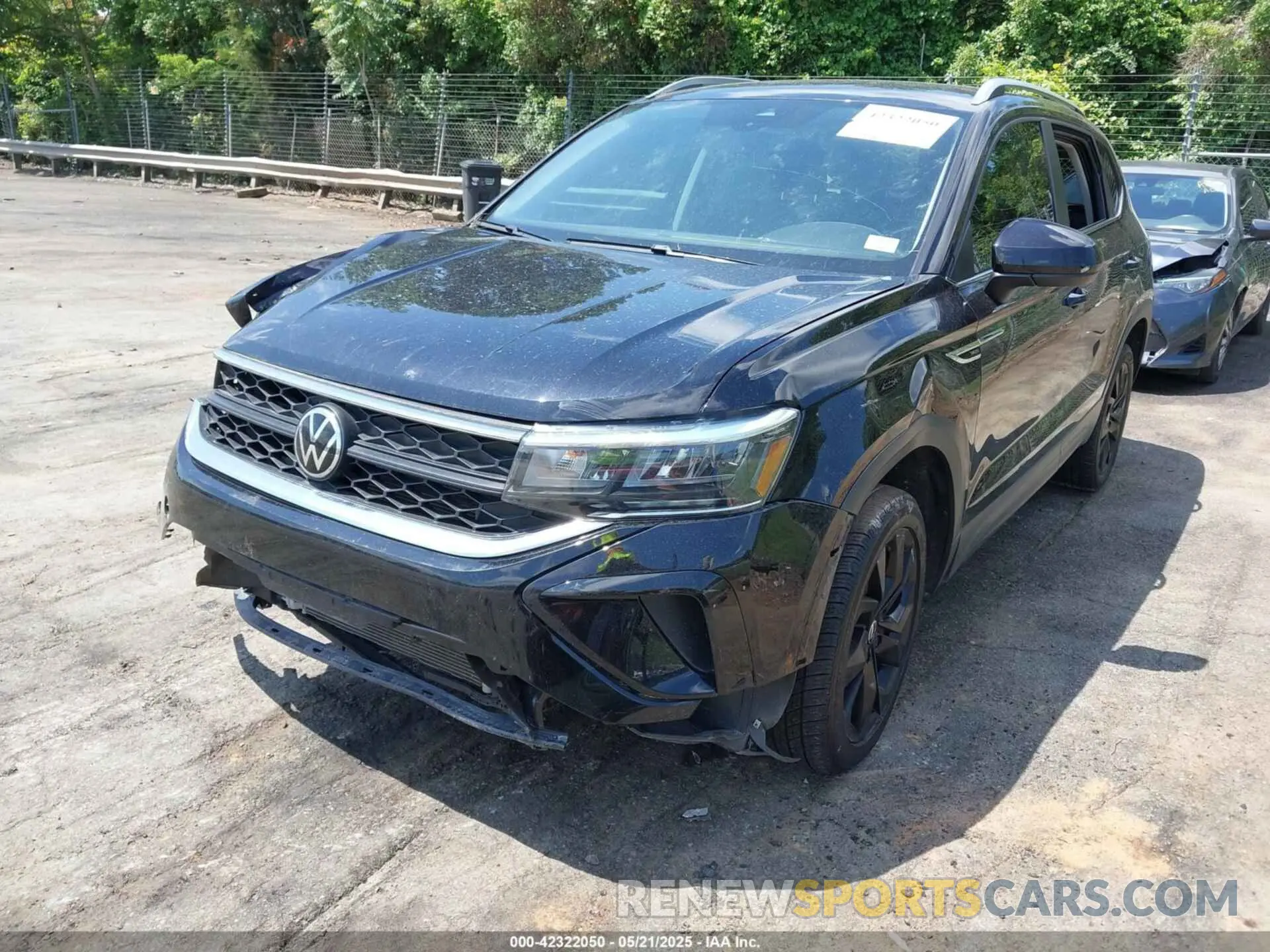 2 Photograph of a damaged car 3VVSX7B24NM094482 VOLKSWAGEN TAOS 2022