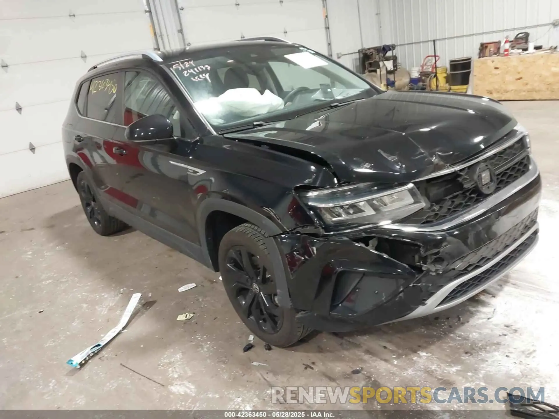 1 Photograph of a damaged car 3VVSX7B24NM095017 VOLKSWAGEN TAOS 2022
