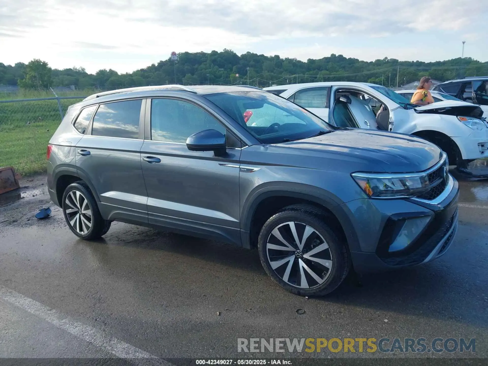 13 Photograph of a damaged car 3VVSX7B29NM072252 VOLKSWAGEN TAOS 2022