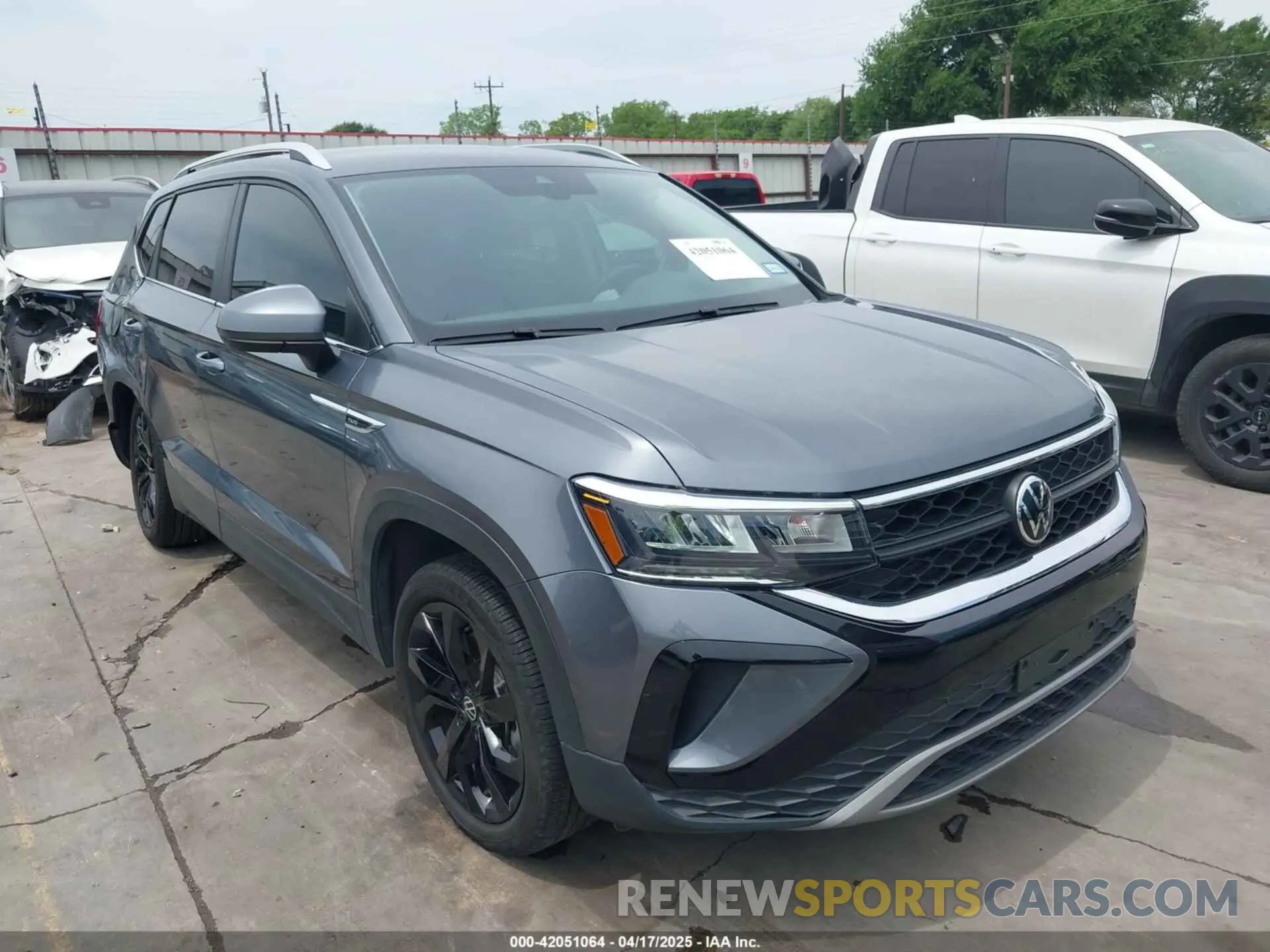1 Photograph of a damaged car 3VVSX7B2XNM062037 VOLKSWAGEN TAOS 2022