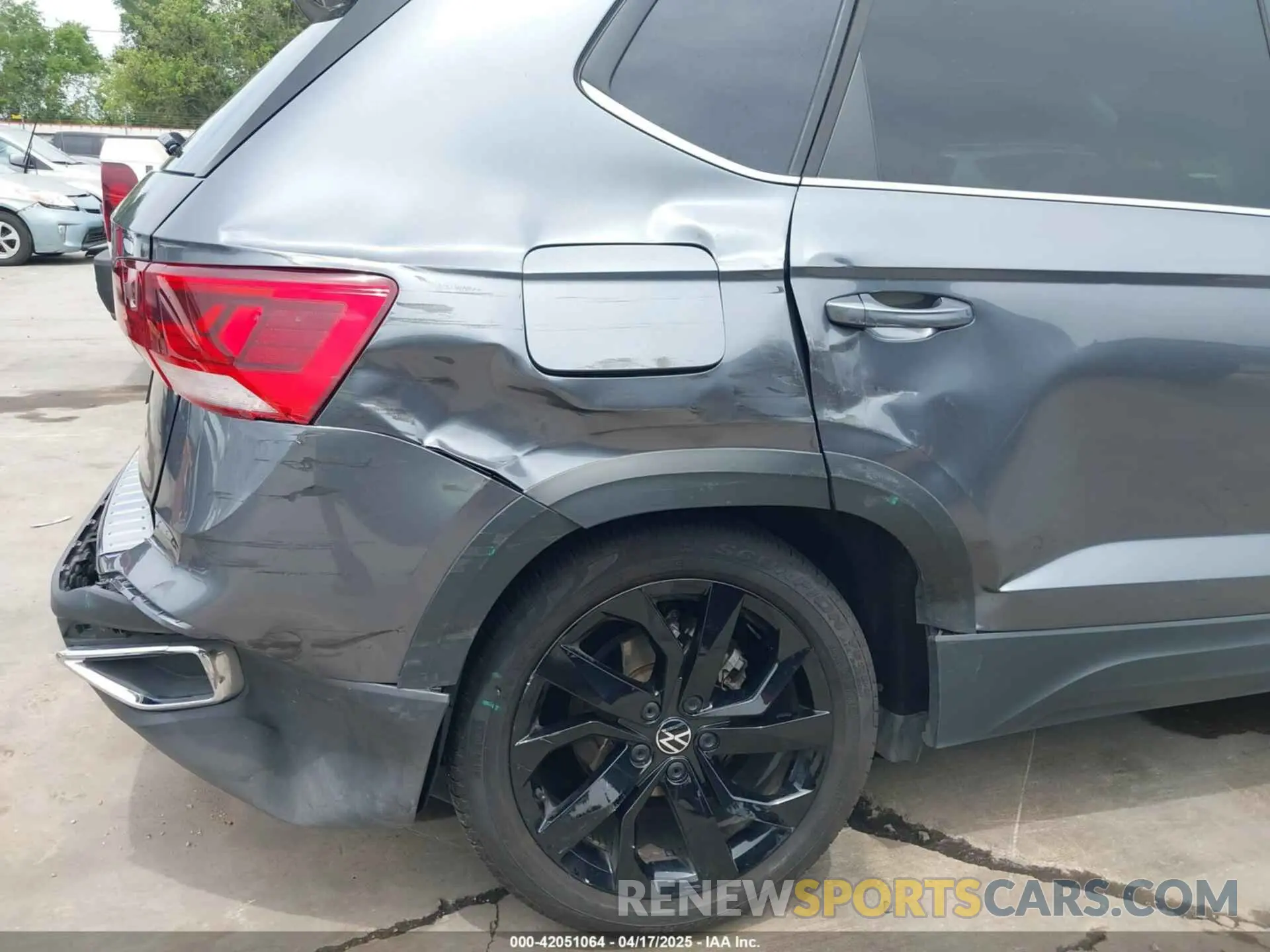 6 Photograph of a damaged car 3VVSX7B2XNM062037 VOLKSWAGEN TAOS 2022