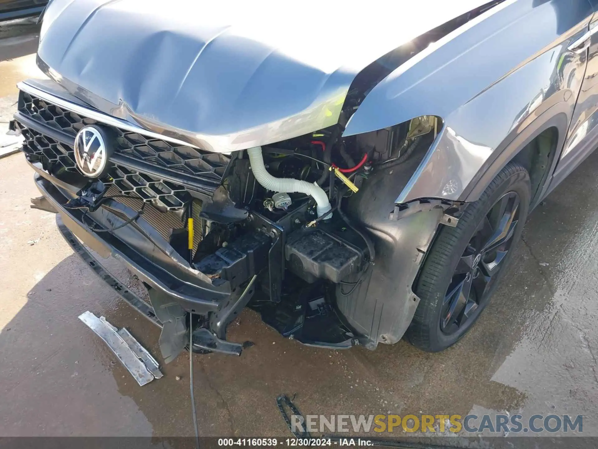 17 Photograph of a damaged car 3VVTX7B20NM052010 VOLKSWAGEN TAOS 2022