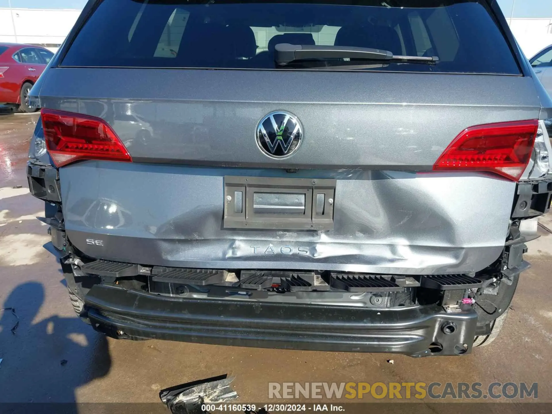 18 Photograph of a damaged car 3VVTX7B20NM052010 VOLKSWAGEN TAOS 2022