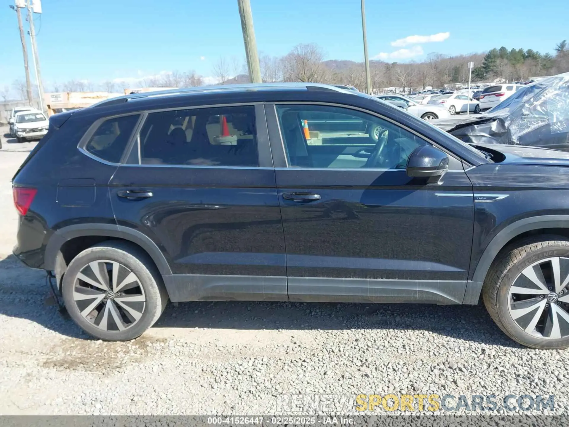 14 Photograph of a damaged car 3VVTX7B21NM012051 VOLKSWAGEN TAOS 2022