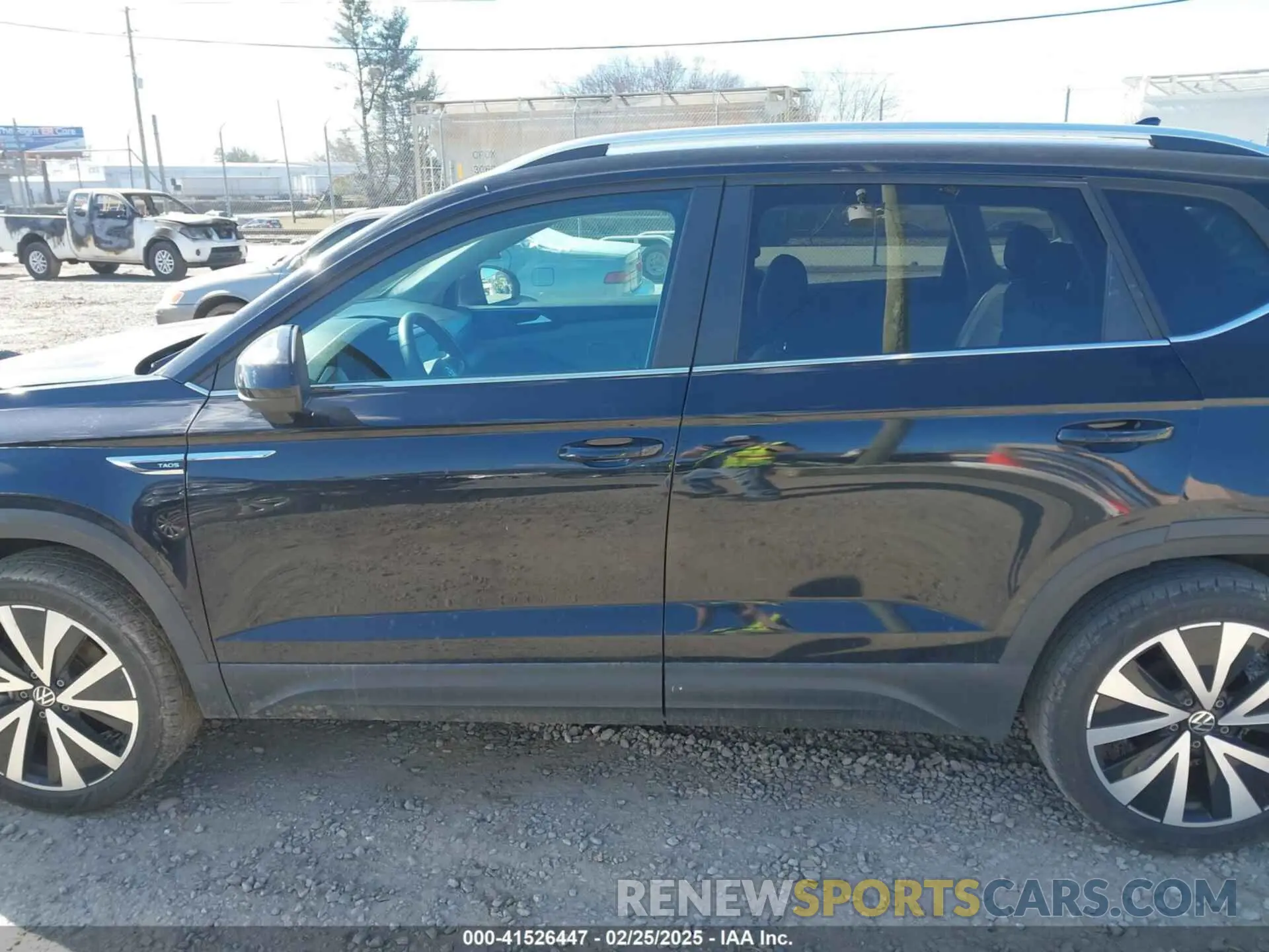 15 Photograph of a damaged car 3VVTX7B21NM012051 VOLKSWAGEN TAOS 2022