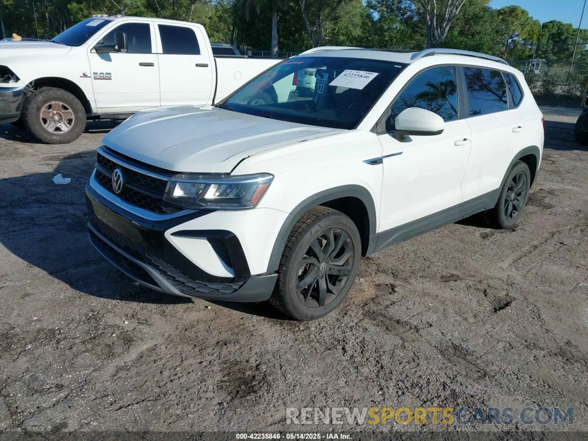 2 Photograph of a damaged car 3VVTX7B23NM007790 VOLKSWAGEN TAOS 2022