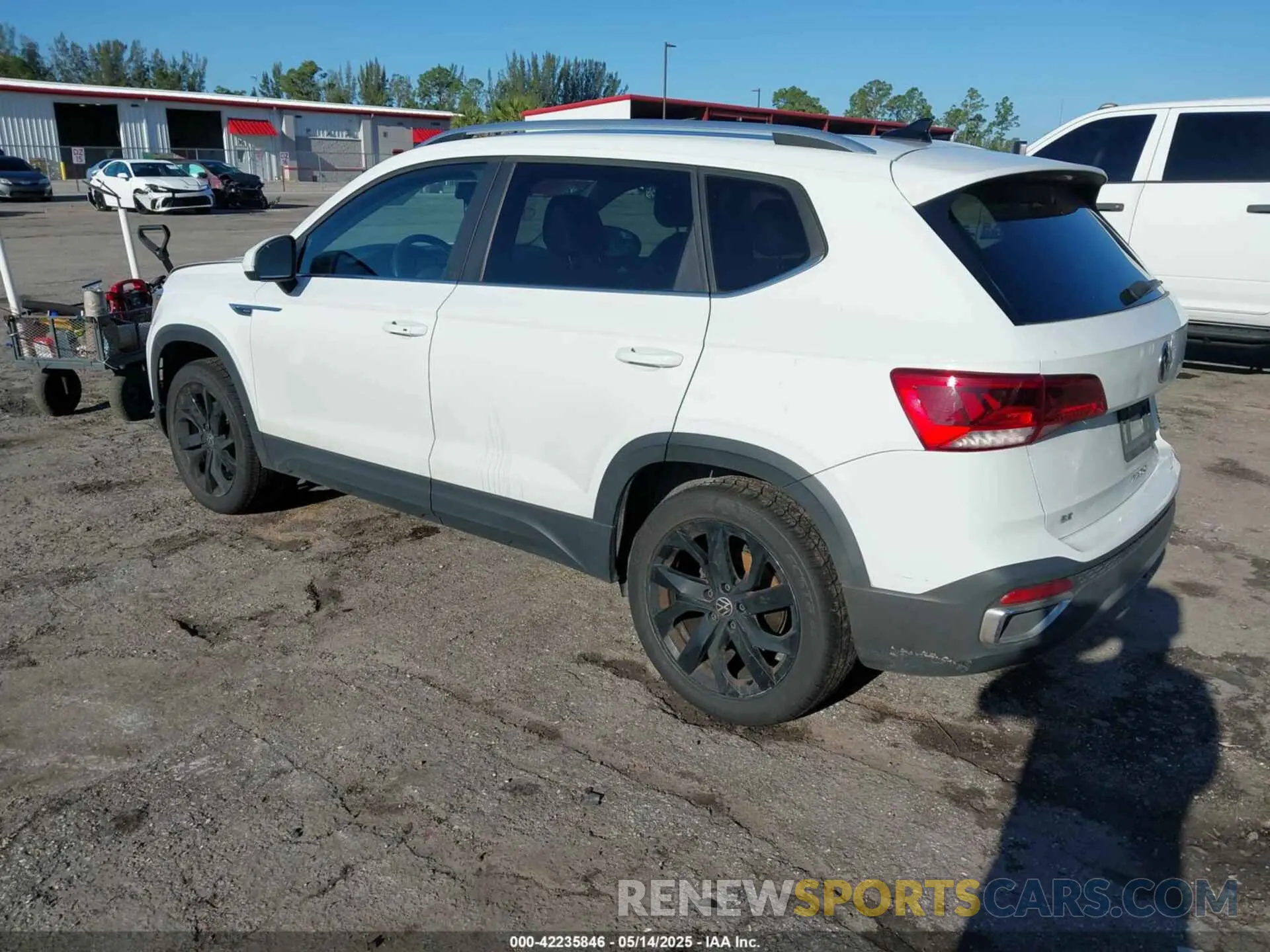 3 Photograph of a damaged car 3VVTX7B23NM007790 VOLKSWAGEN TAOS 2022