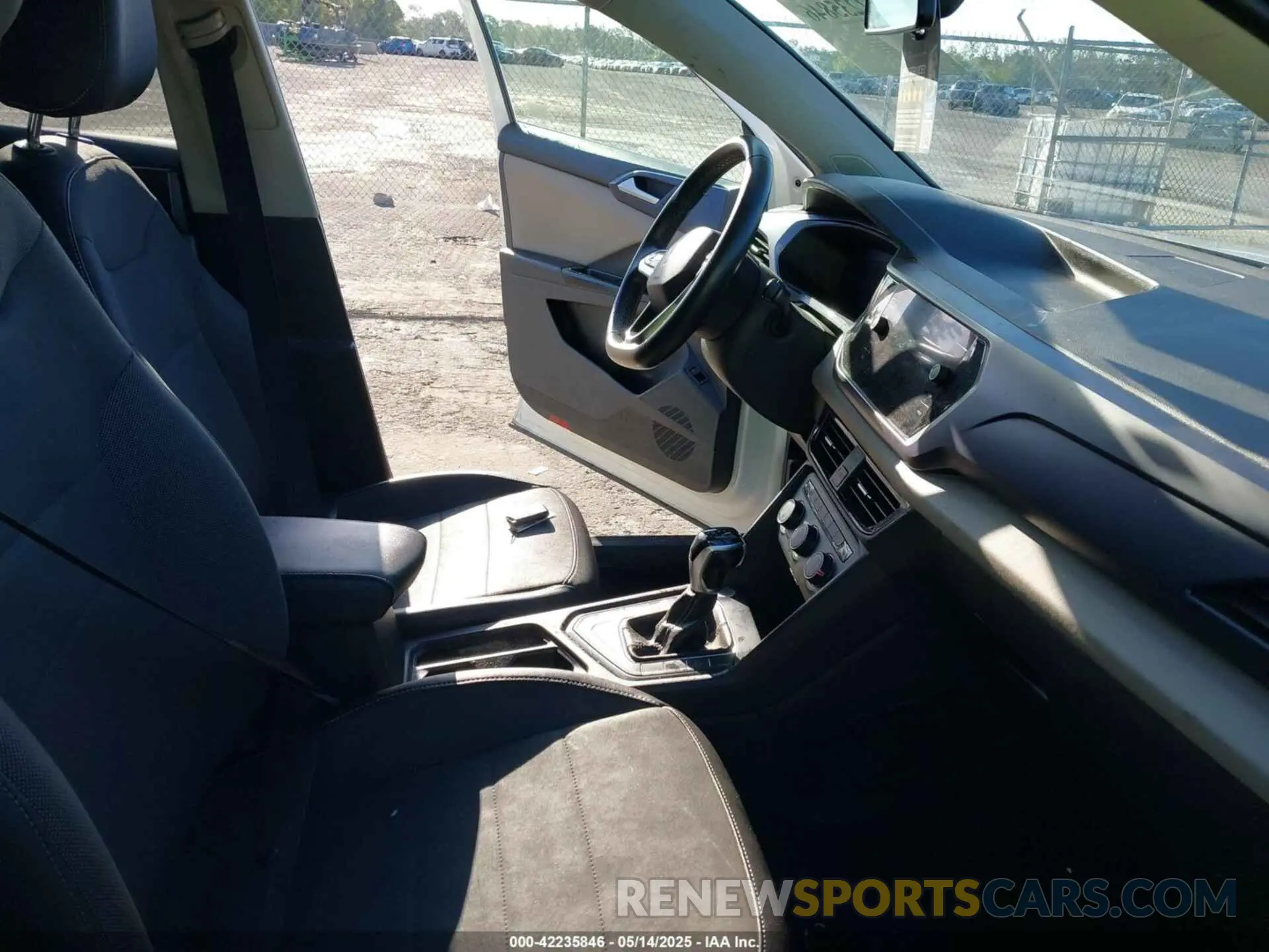5 Photograph of a damaged car 3VVTX7B23NM007790 VOLKSWAGEN TAOS 2022