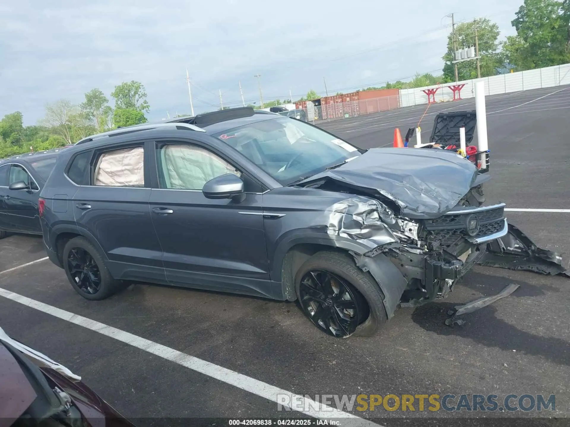 13 Photograph of a damaged car 3VVTX7B28NM024844 VOLKSWAGEN TAOS 2022