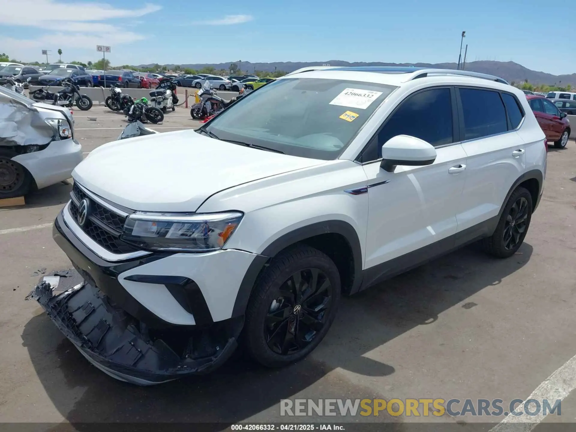 2 Photograph of a damaged car 3VVTX7B2XNM018298 VOLKSWAGEN TAOS 2022