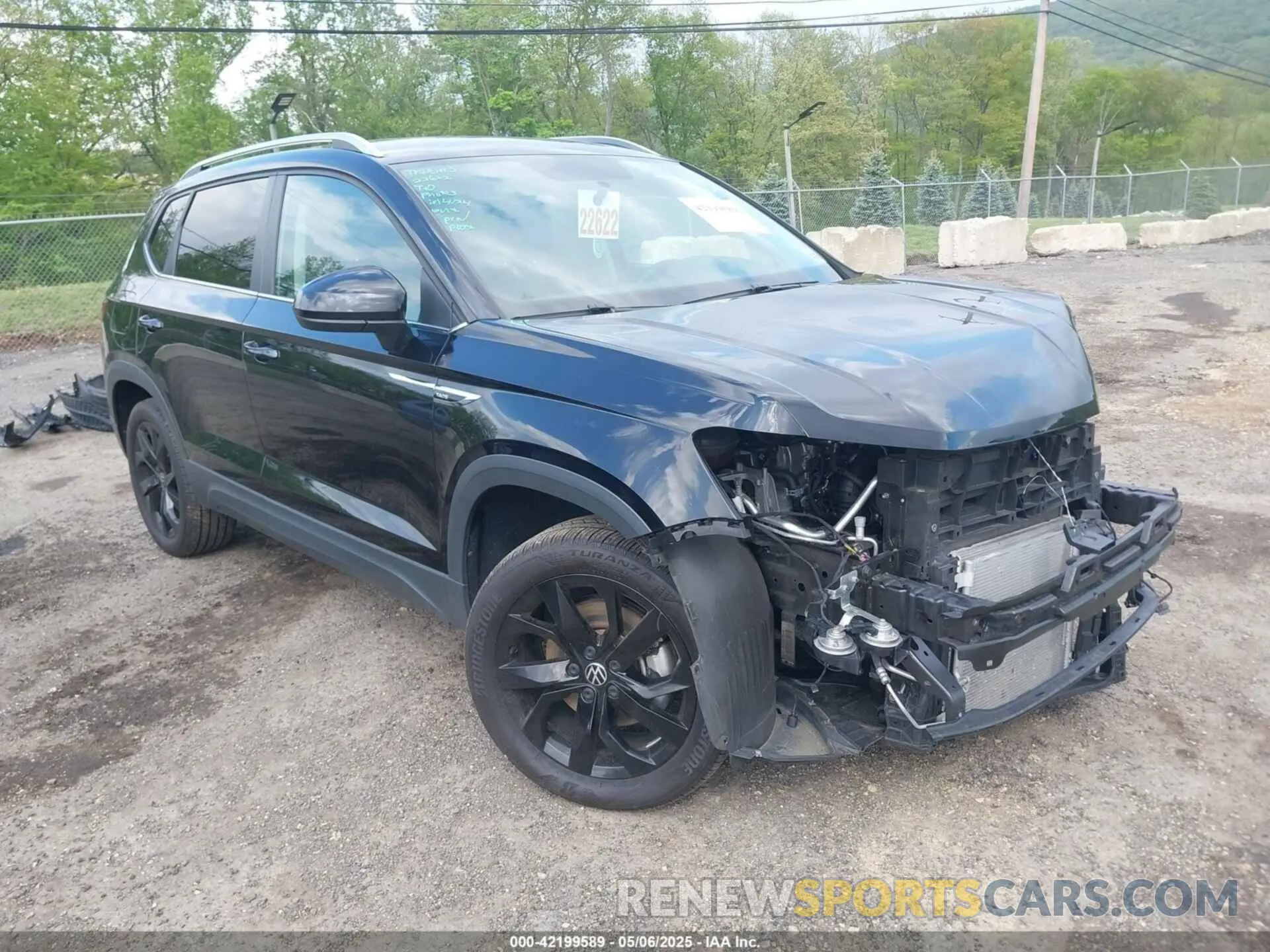 1 Photograph of a damaged car 3VVWX7B24NM049589 VOLKSWAGEN TAOS 2022