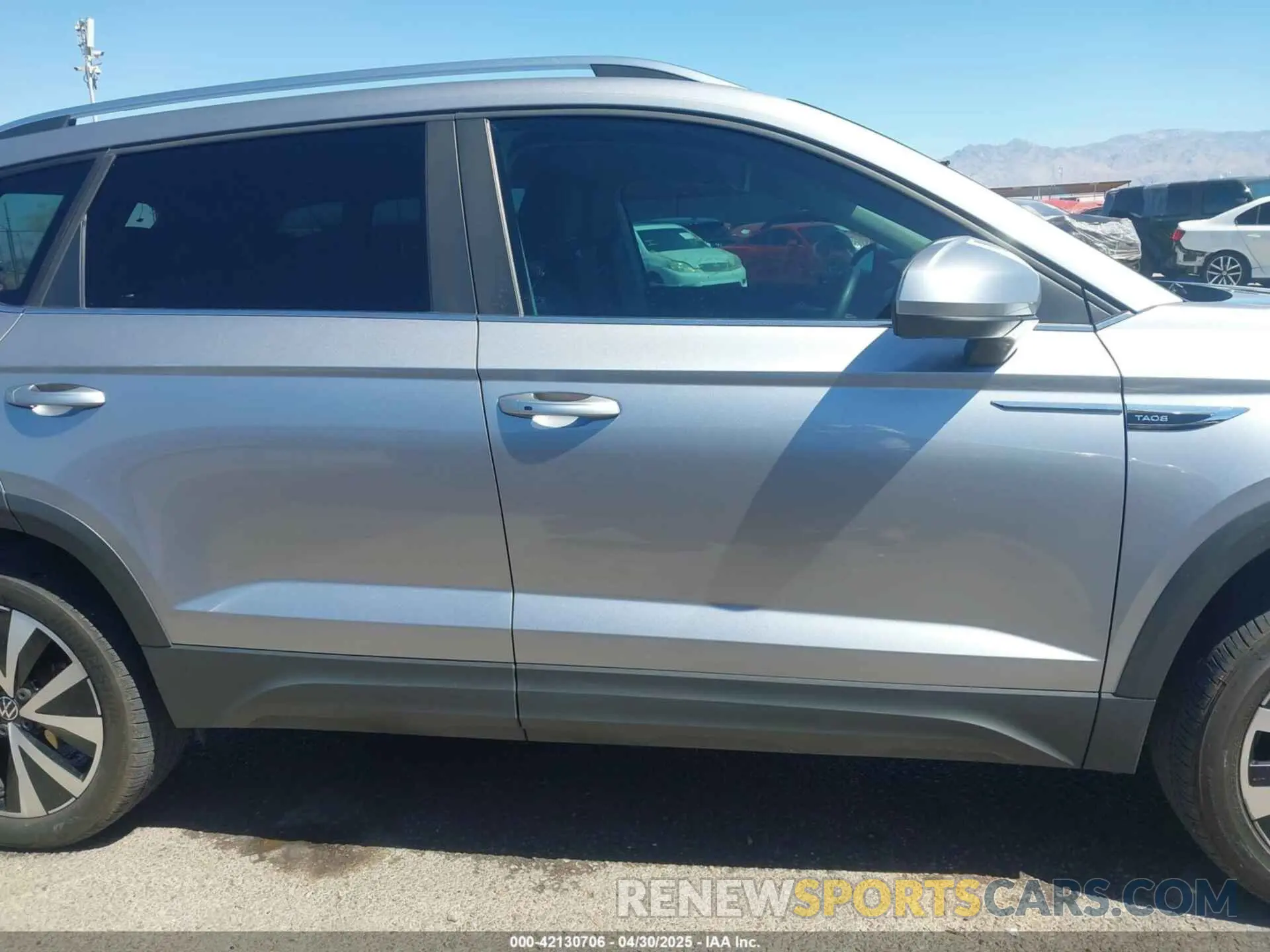 14 Photograph of a damaged car 3VVWX7B25NM052100 VOLKSWAGEN TAOS 2022