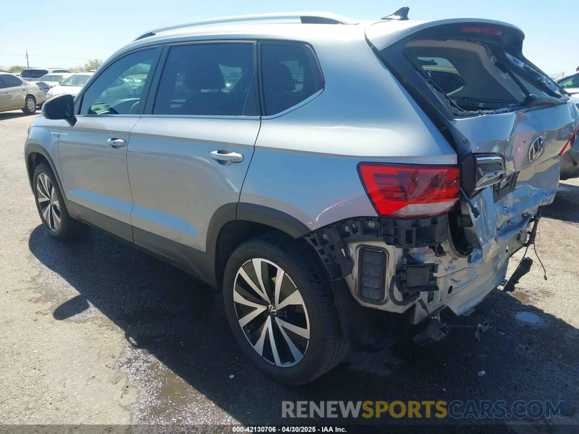 3 Photograph of a damaged car 3VVWX7B25NM052100 VOLKSWAGEN TAOS 2022