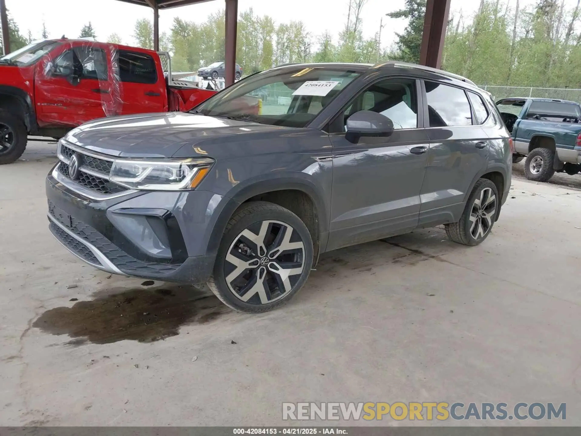 2 Photograph of a damaged car 3VV2X7B25PM337834 VOLKSWAGEN TAOS 2023