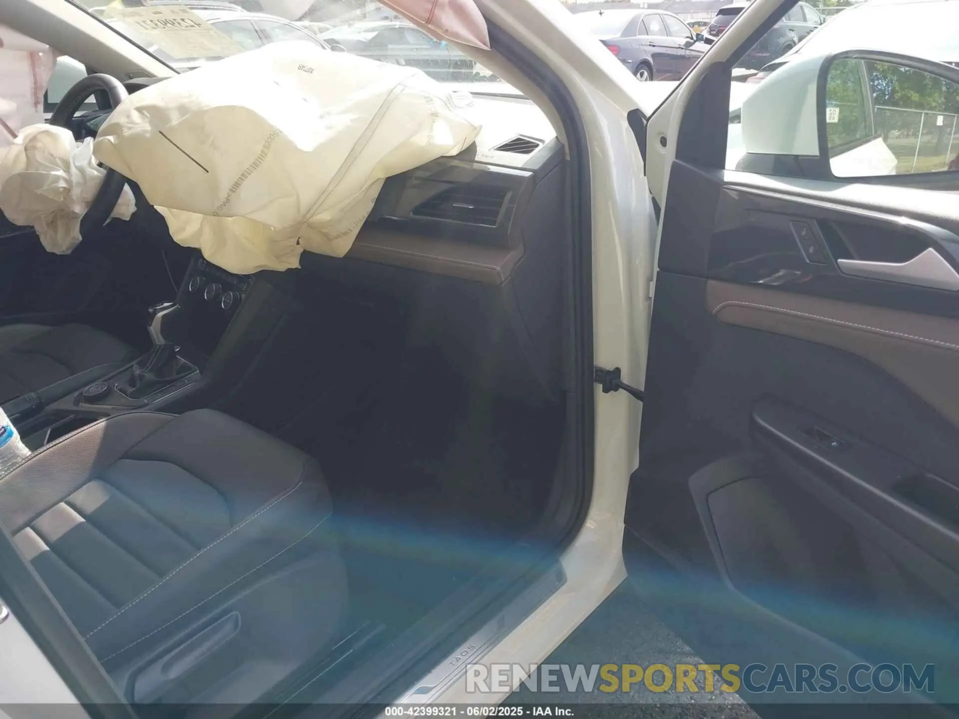 5 Photograph of a damaged car 3VV4X7B21PM358768 VOLKSWAGEN TAOS 2023