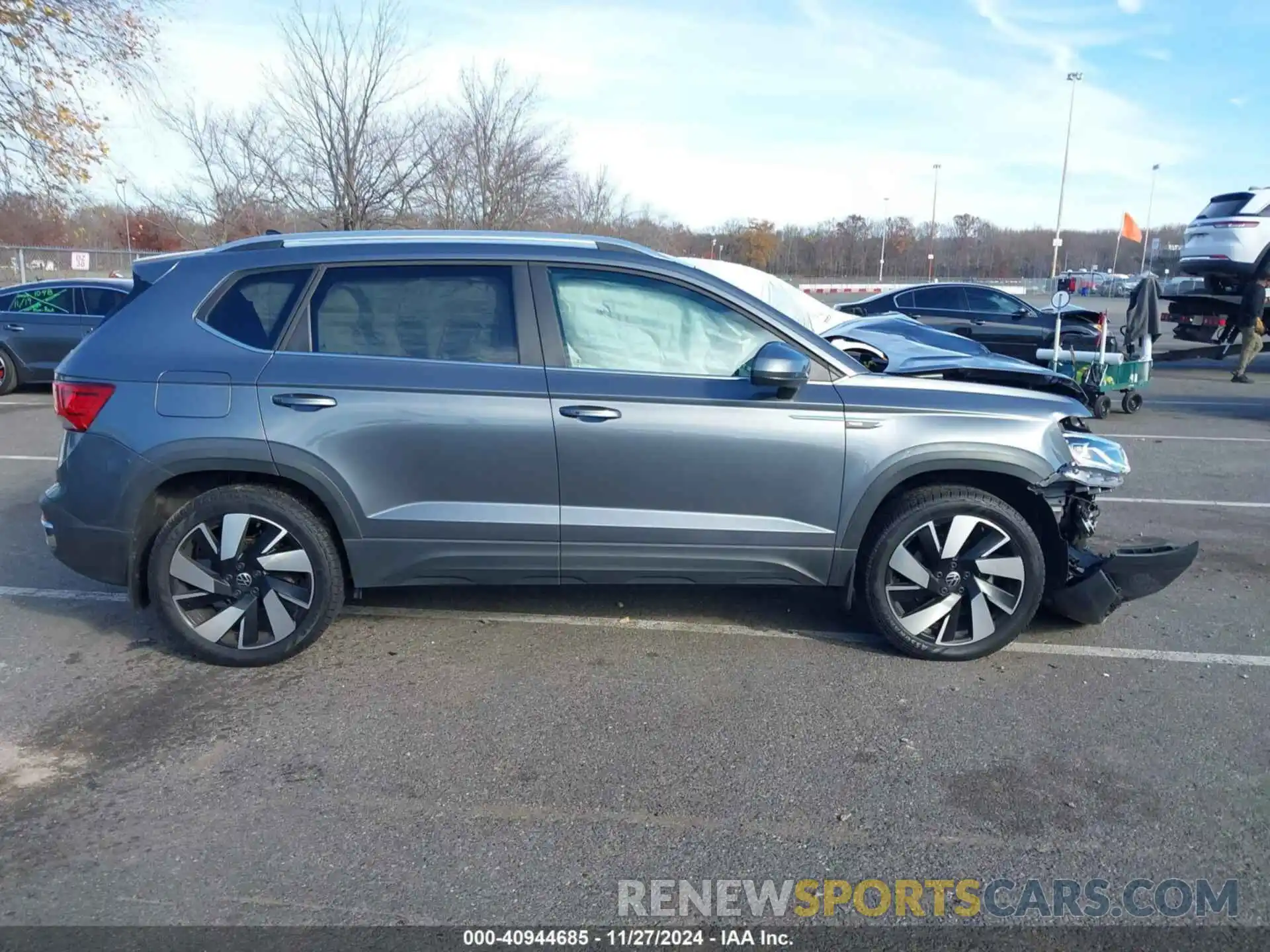 13 Photograph of a damaged car 3VV4X7B23PM360604 VOLKSWAGEN TAOS 2023