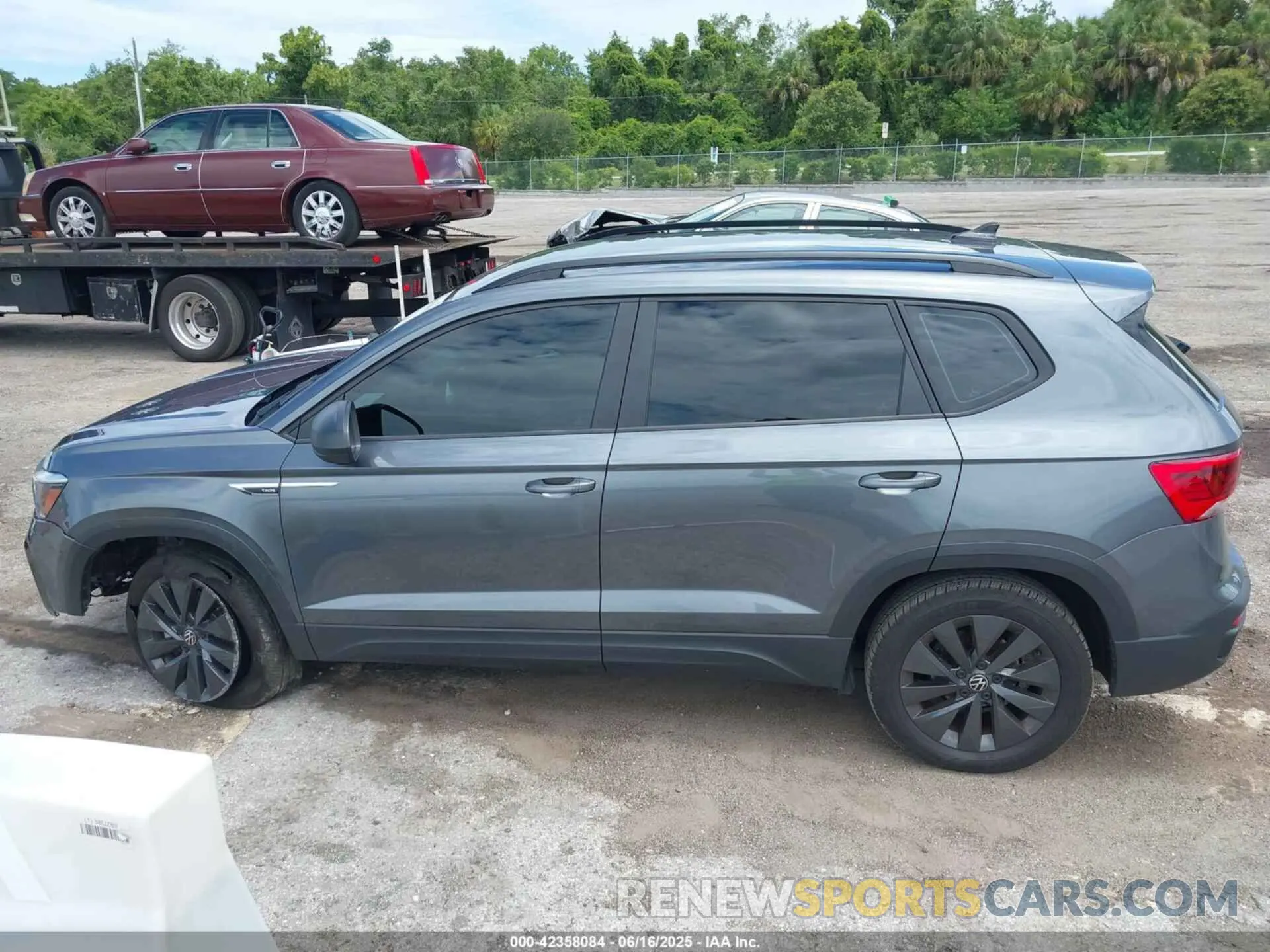 14 Photograph of a damaged car 3VVCX7B23PM336282 VOLKSWAGEN TAOS 2023