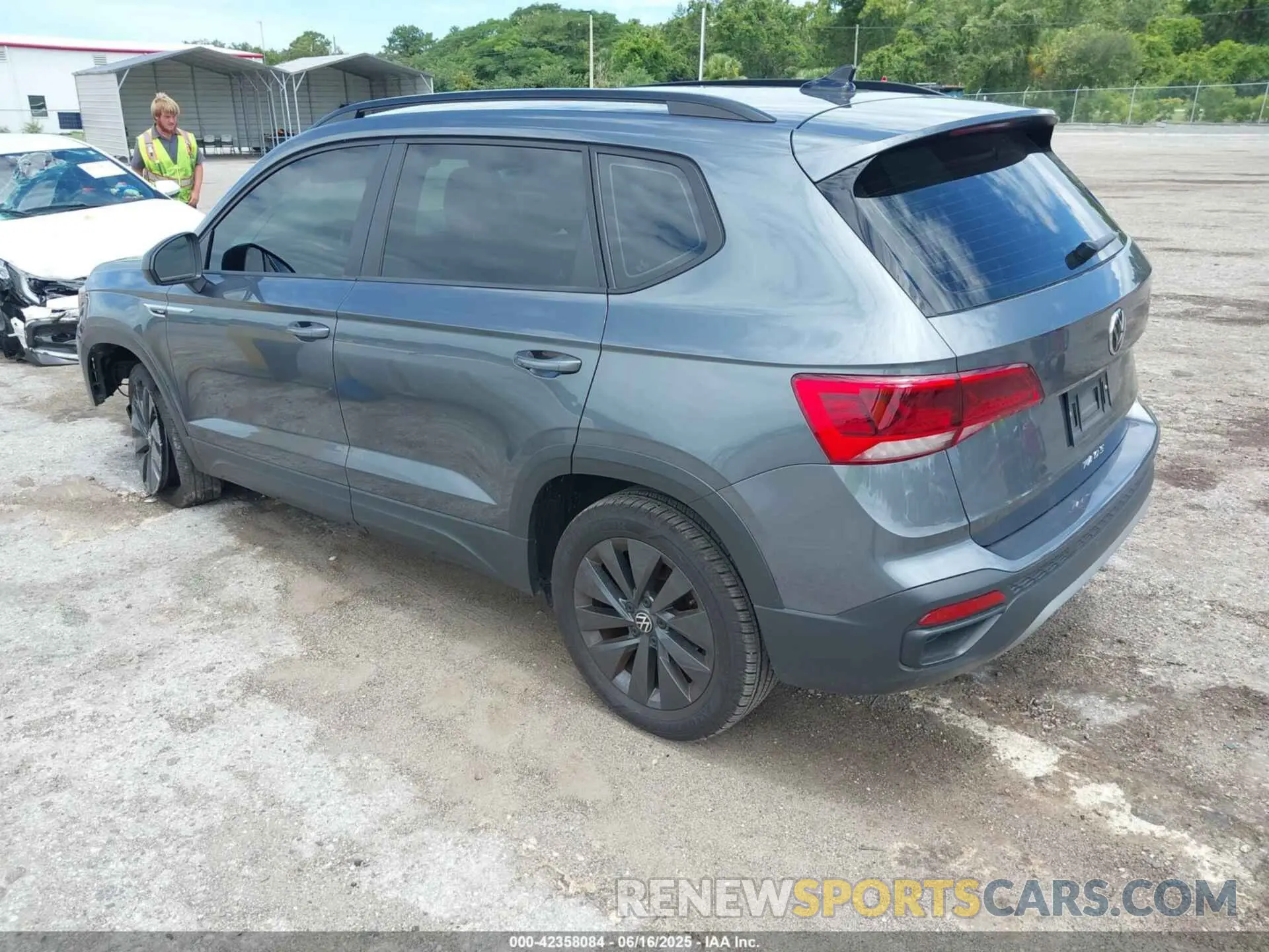 3 Photograph of a damaged car 3VVCX7B23PM336282 VOLKSWAGEN TAOS 2023