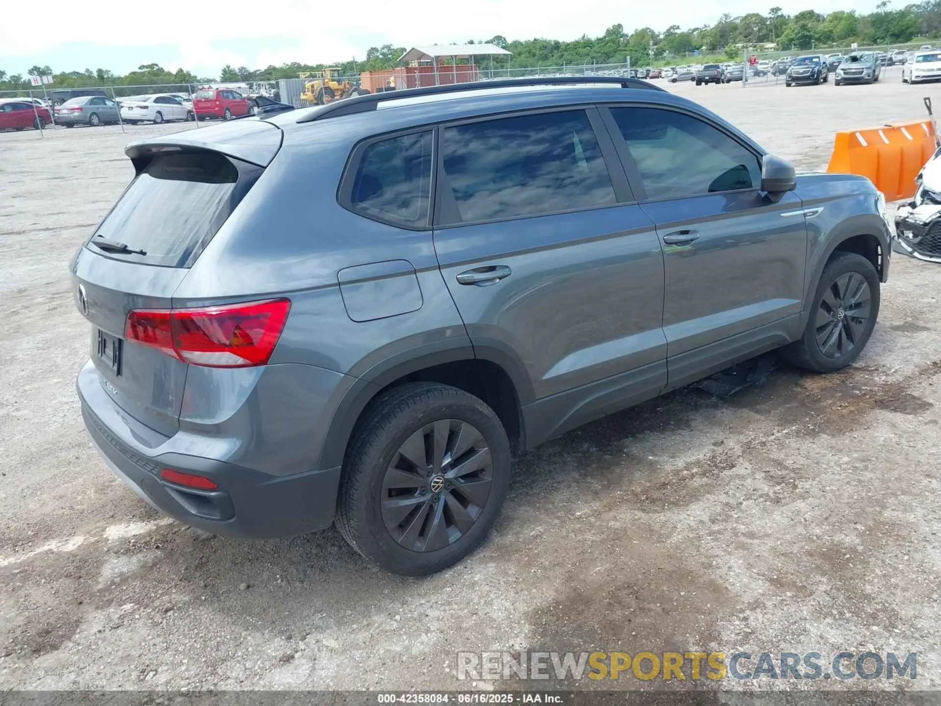 4 Photograph of a damaged car 3VVCX7B23PM336282 VOLKSWAGEN TAOS 2023