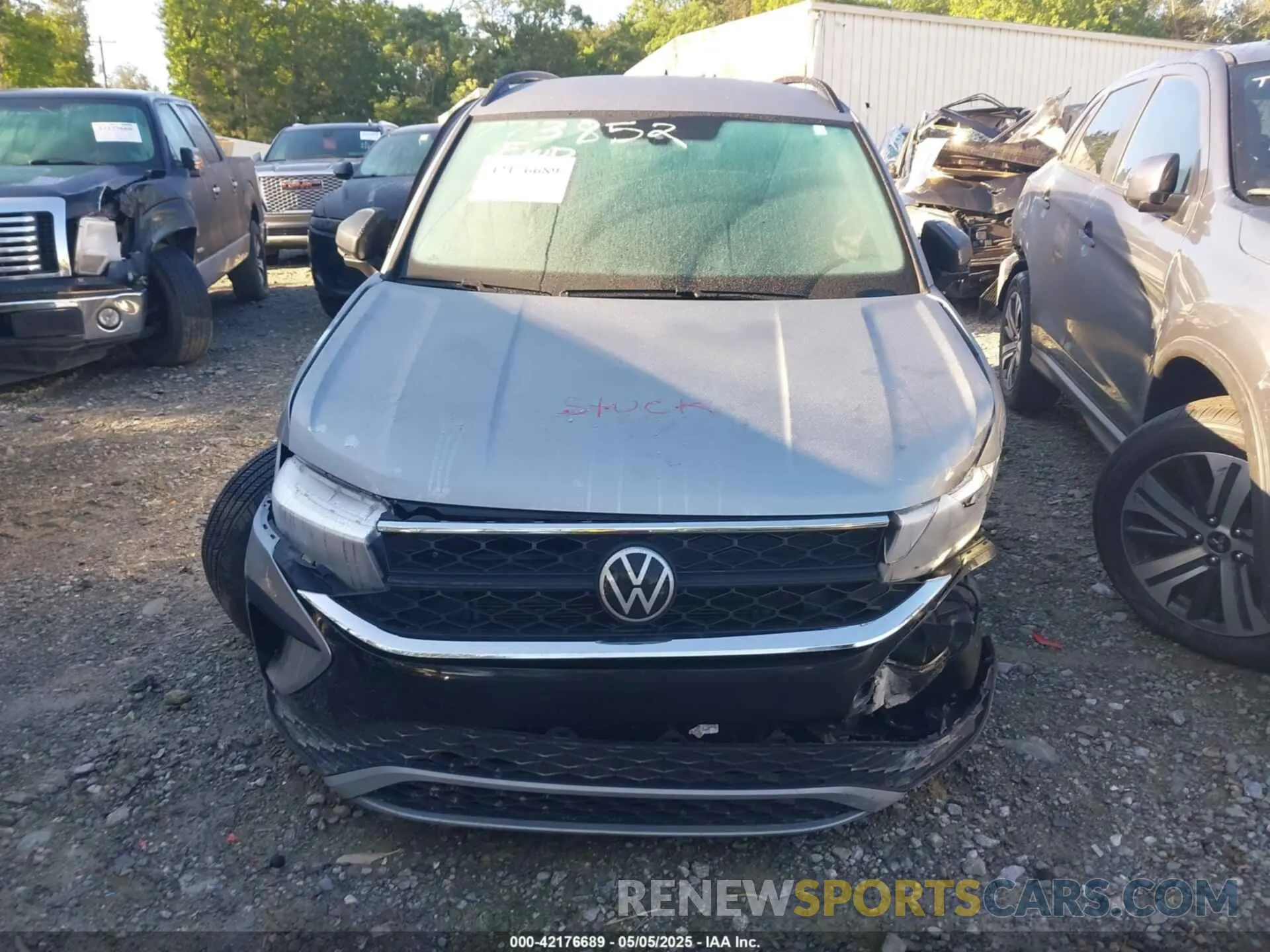 12 Photograph of a damaged car 3VVCX7B24PM379237 VOLKSWAGEN TAOS 2023