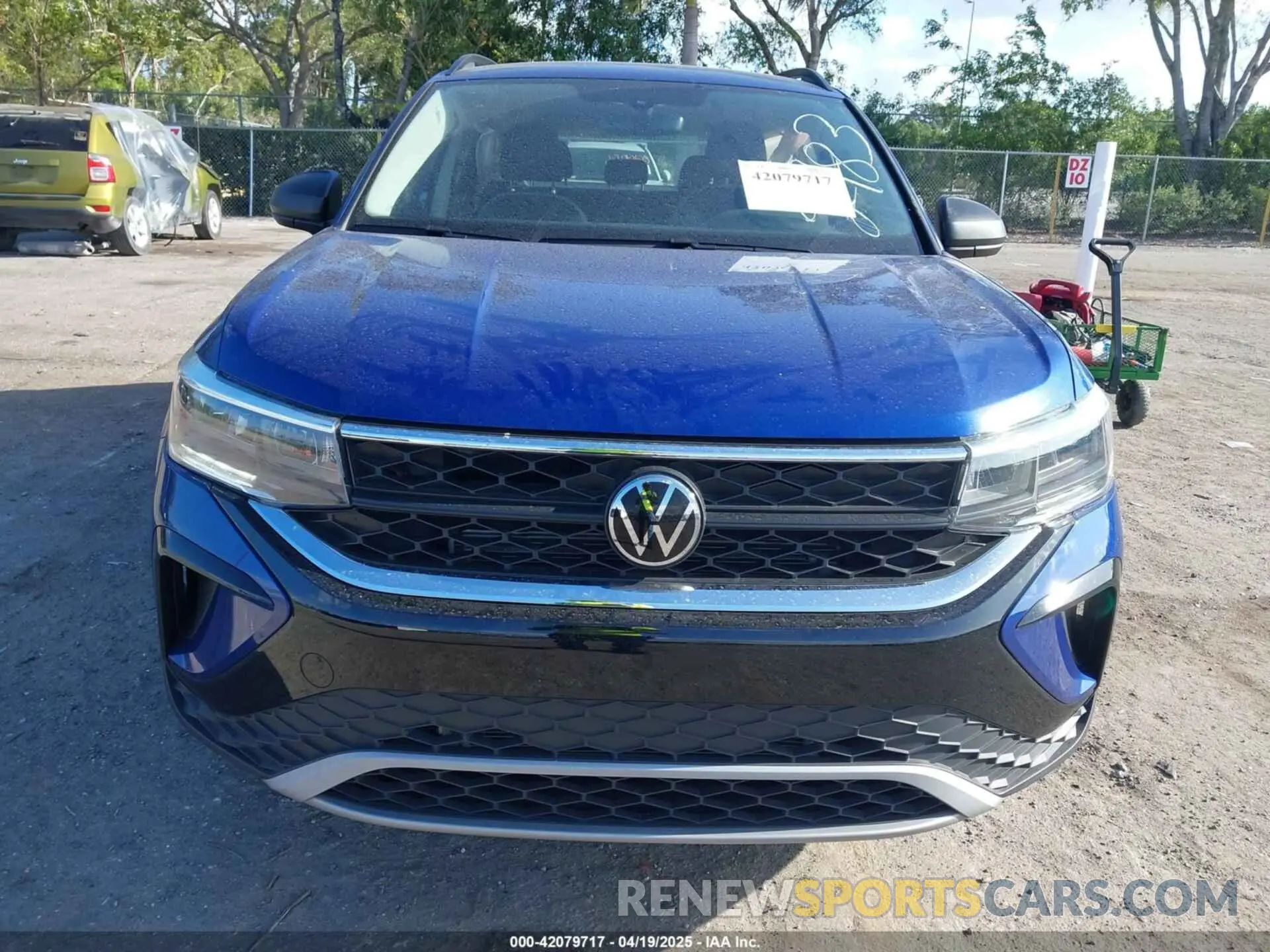 13 Photograph of a damaged car 3VVCX7B29PM362983 VOLKSWAGEN TAOS 2023