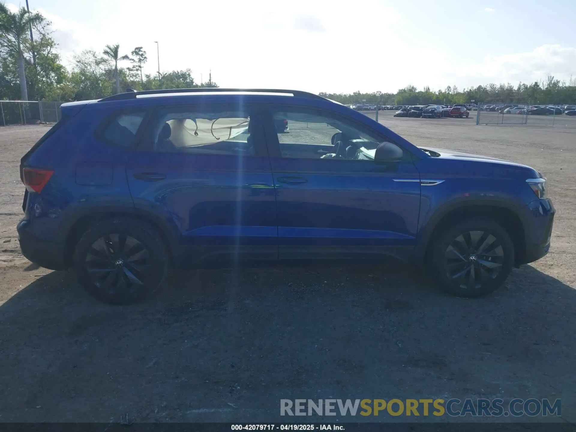 14 Photograph of a damaged car 3VVCX7B29PM362983 VOLKSWAGEN TAOS 2023