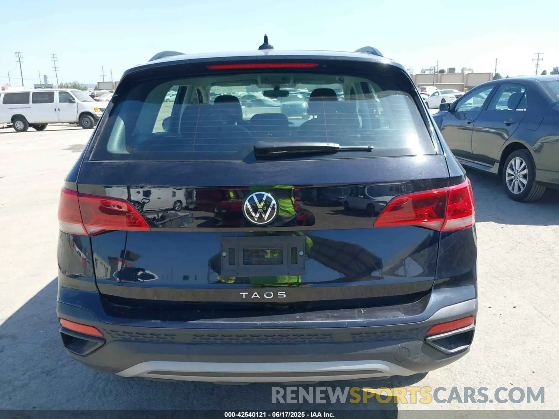16 Photograph of a damaged car 3VVCX7B2XPM368761 VOLKSWAGEN TAOS 2023