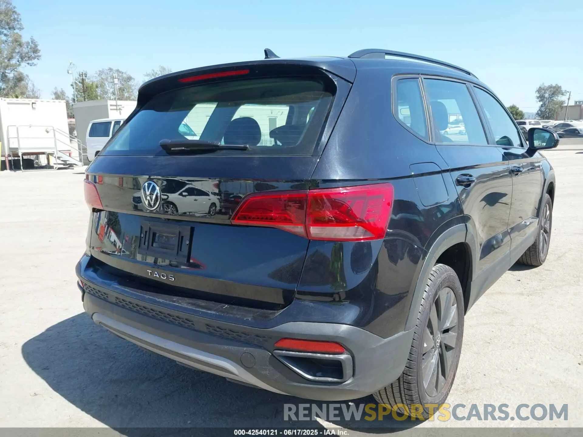 4 Photograph of a damaged car 3VVCX7B2XPM368761 VOLKSWAGEN TAOS 2023