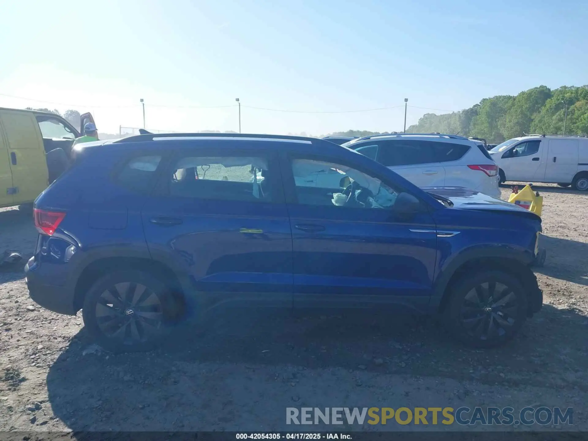 12 Photograph of a damaged car 3VVDX7B22PM360139 VOLKSWAGEN TAOS 2023