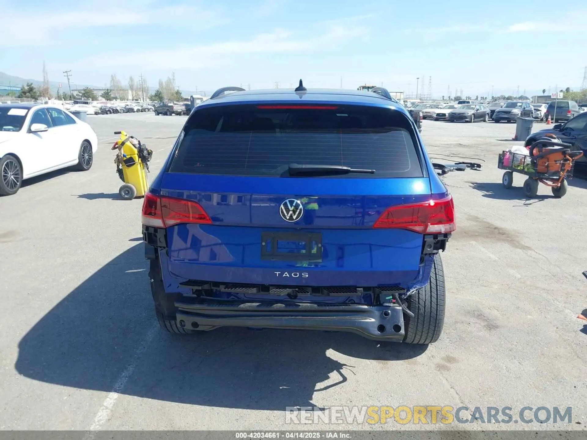 17 Photograph of a damaged car 3VVDX7B24PM382465 VOLKSWAGEN TAOS 2023
