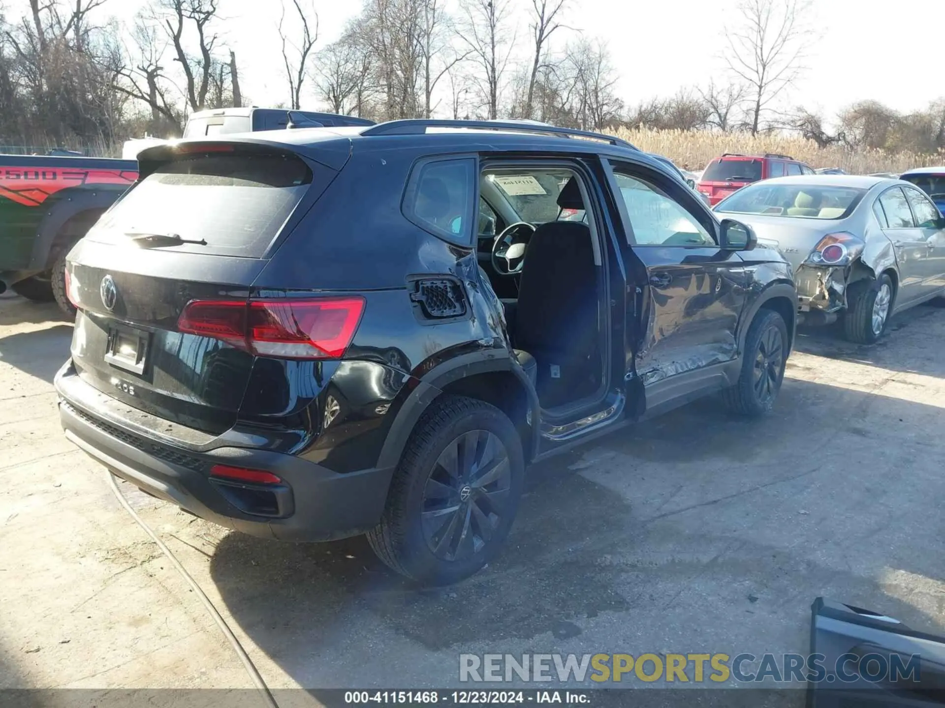 4 Photograph of a damaged car 3VVDX7B25PM354495 VOLKSWAGEN TAOS 2023