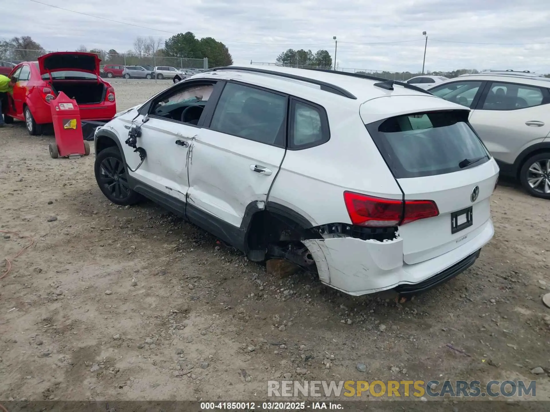 3 Photograph of a damaged car 3VVDX7B26PM338533 VOLKSWAGEN TAOS 2023