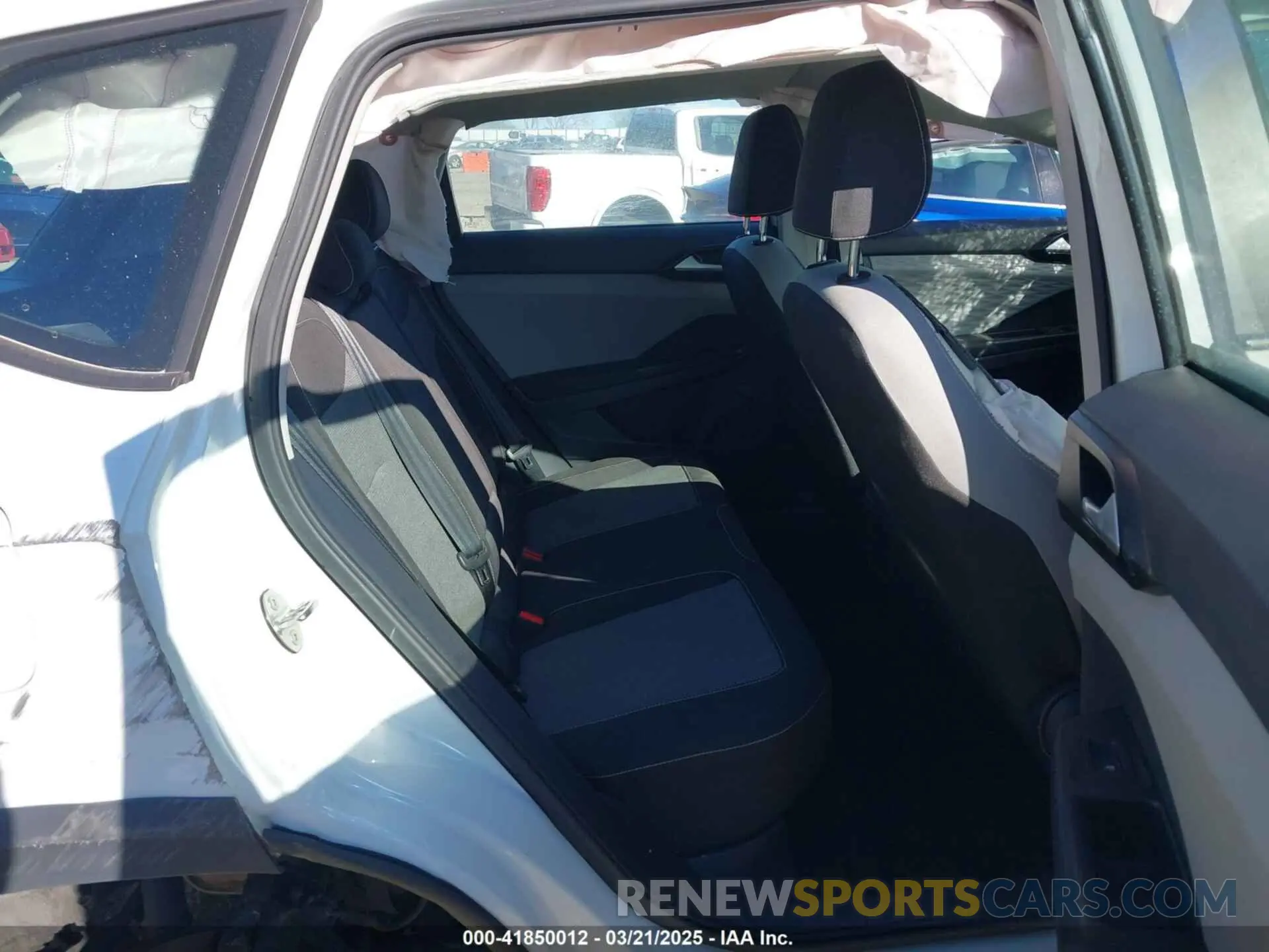 8 Photograph of a damaged car 3VVDX7B26PM338533 VOLKSWAGEN TAOS 2023