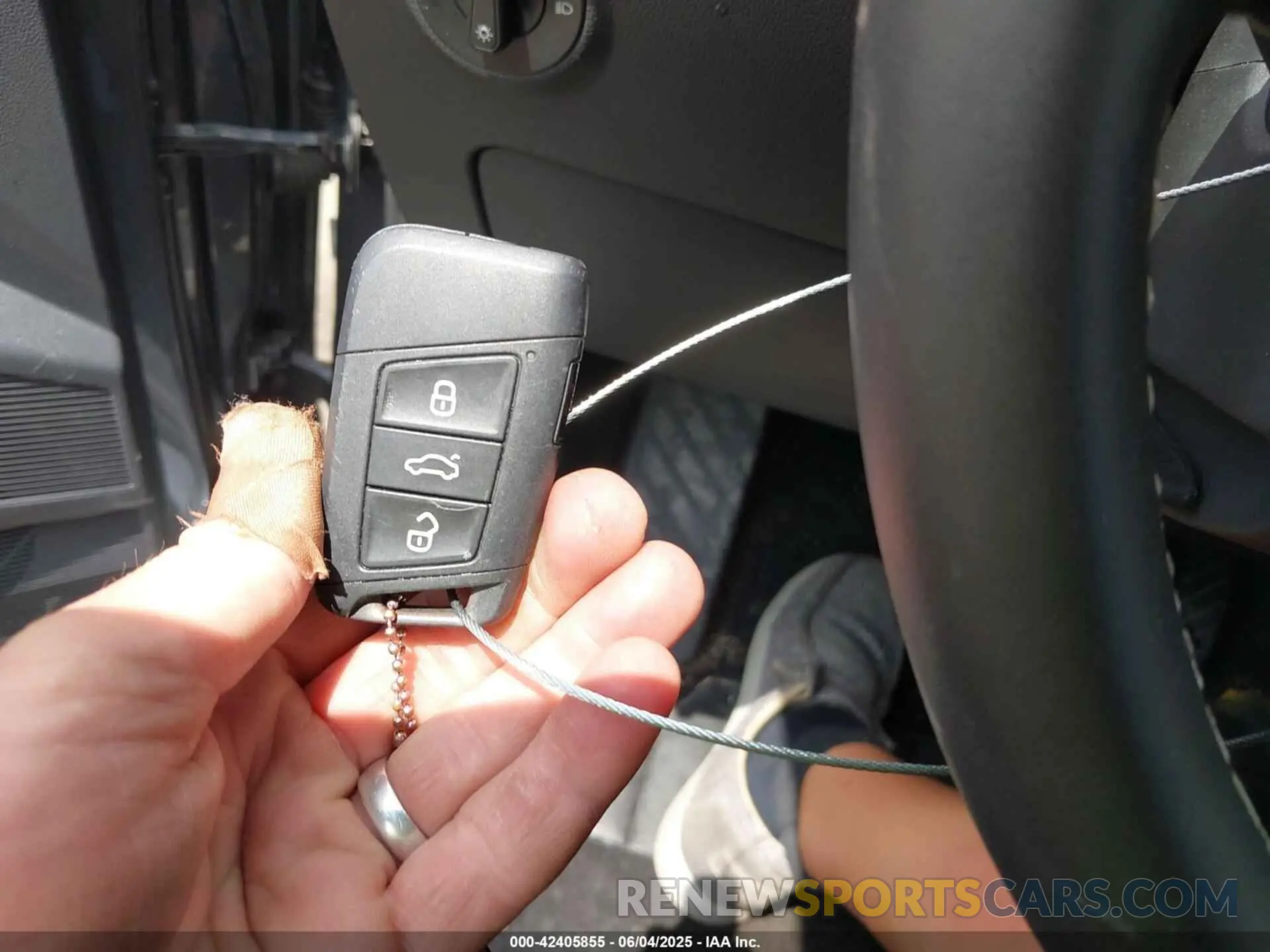 11 Photograph of a damaged car 3VVDX7B27PM330621 VOLKSWAGEN TAOS 2023
