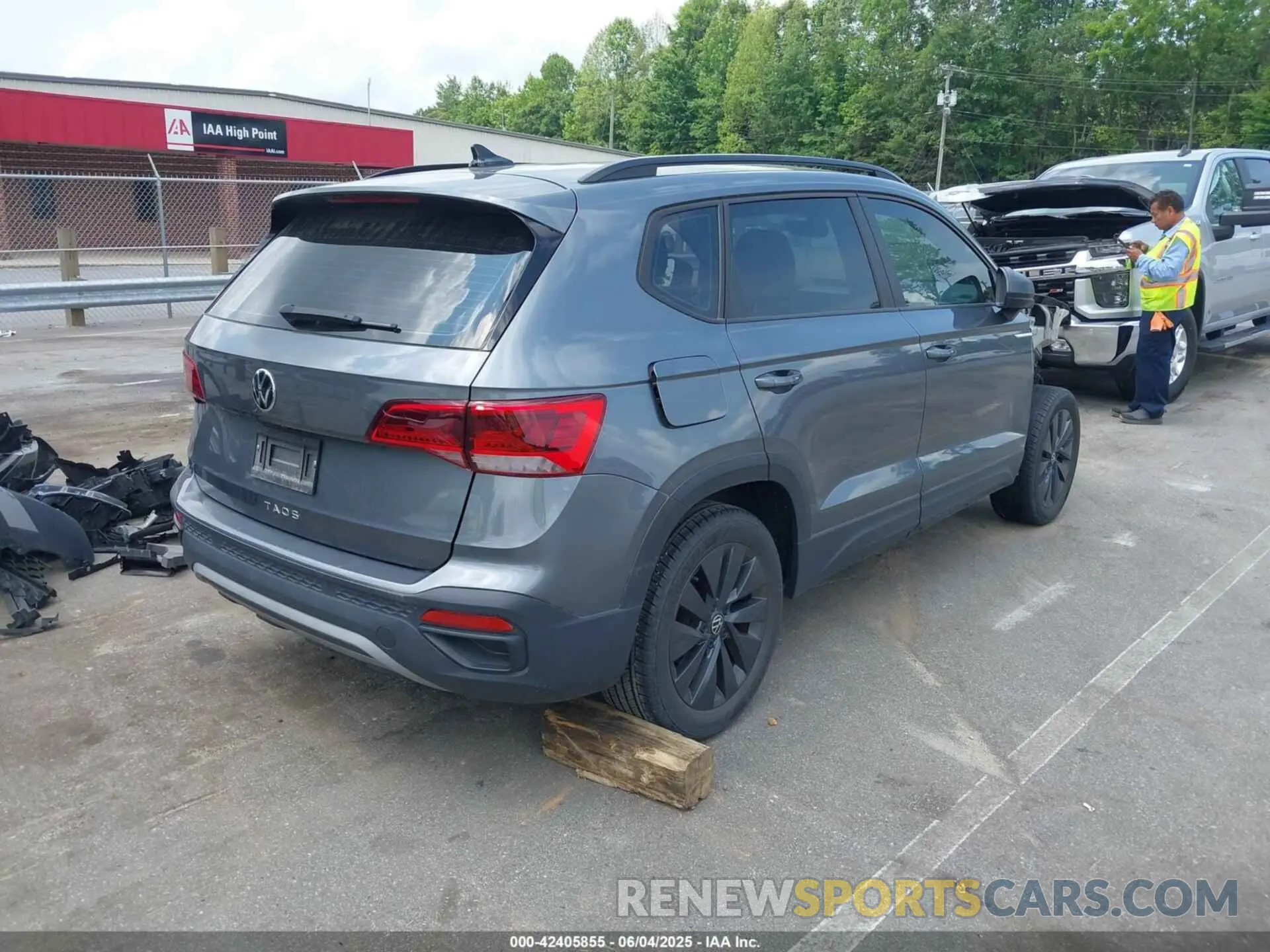 4 Photograph of a damaged car 3VVDX7B27PM330621 VOLKSWAGEN TAOS 2023