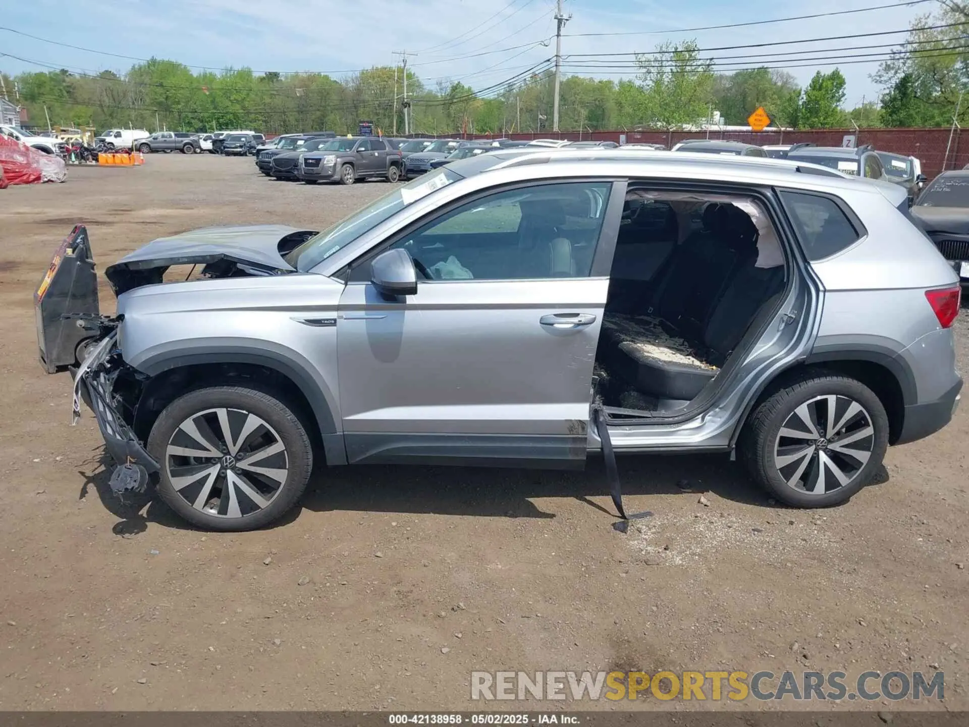 17 Photograph of a damaged car 3VVEX7B24PM342309 VOLKSWAGEN TAOS 2023