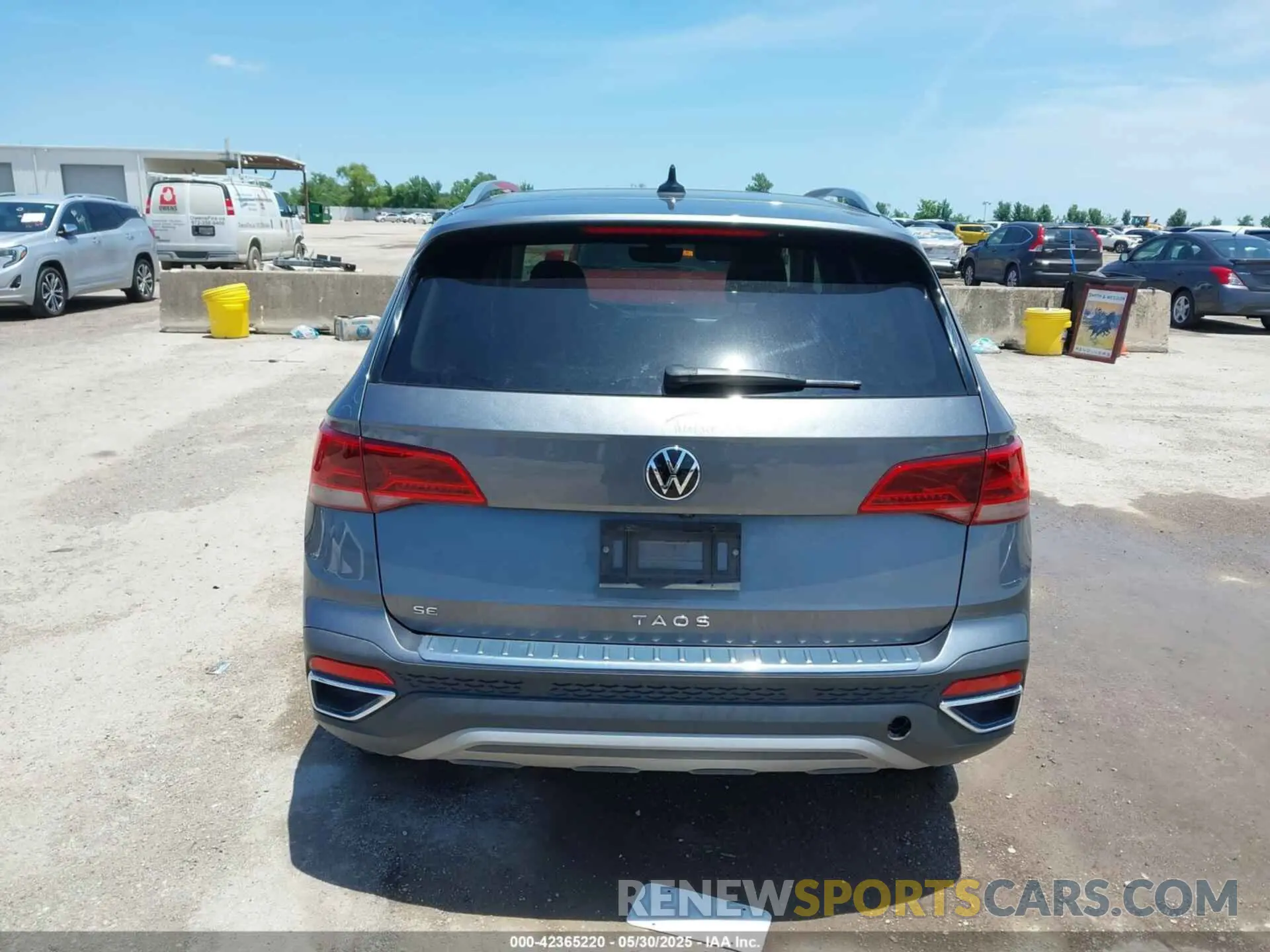 16 Photograph of a damaged car 3VVEX7B25PM307584 VOLKSWAGEN TAOS 2023