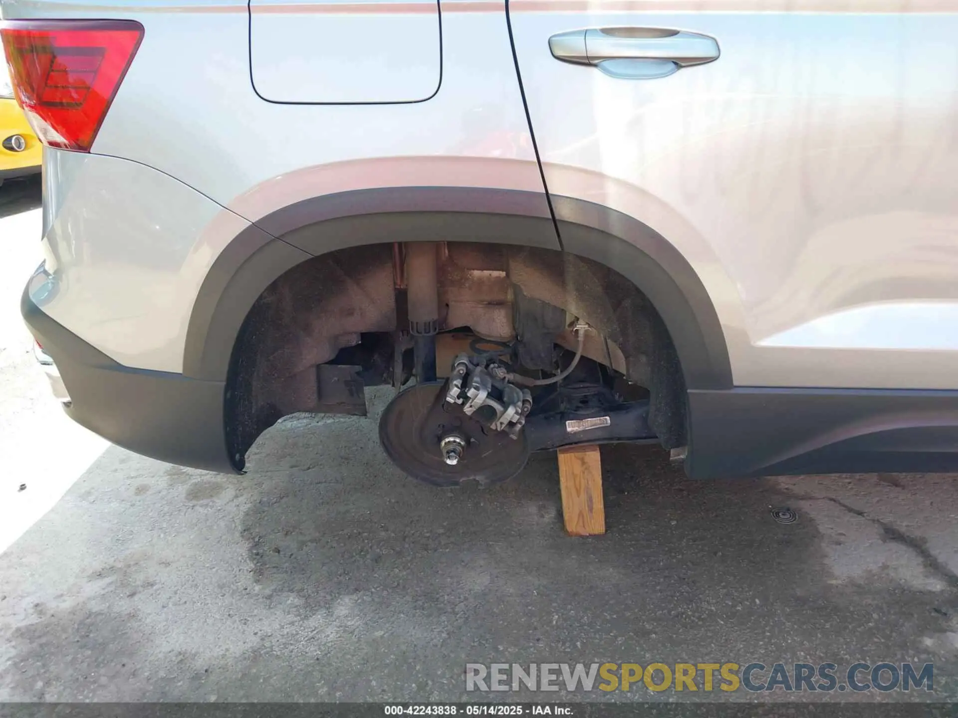 17 Photograph of a damaged car 3VVEX7B27PM371707 VOLKSWAGEN TAOS 2023