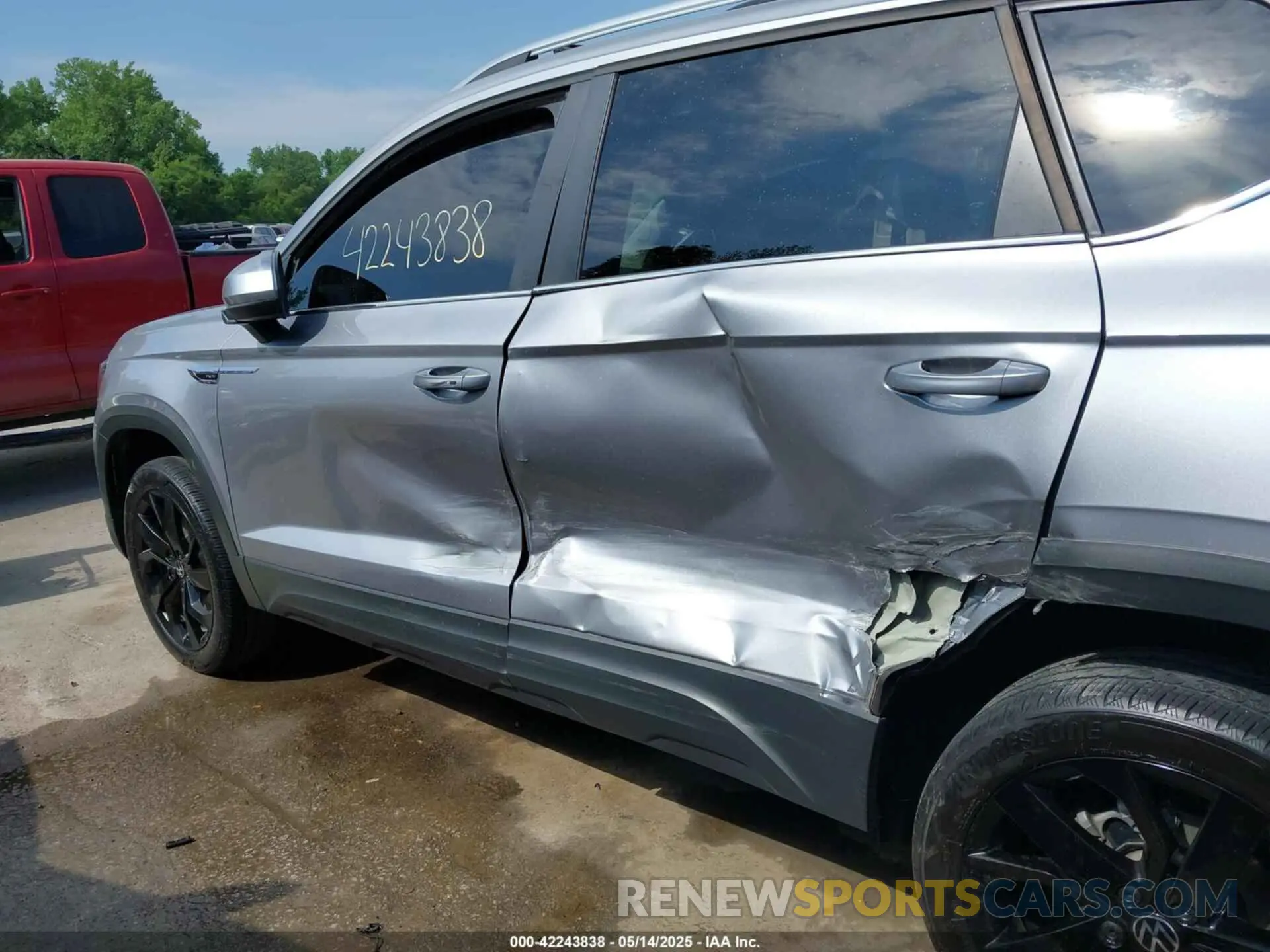 6 Photograph of a damaged car 3VVEX7B27PM371707 VOLKSWAGEN TAOS 2023