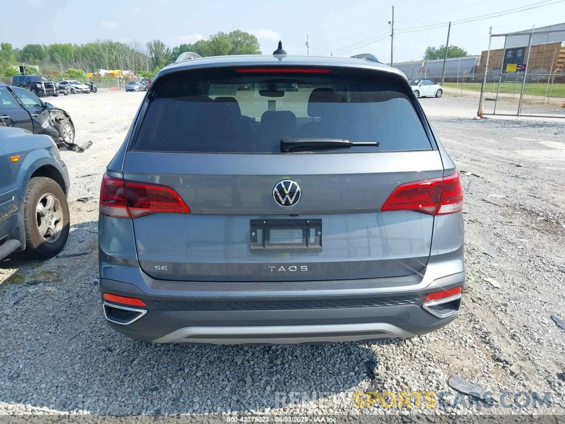 16 Photograph of a damaged car 3VVEX7B28PM349683 VOLKSWAGEN TAOS 2023