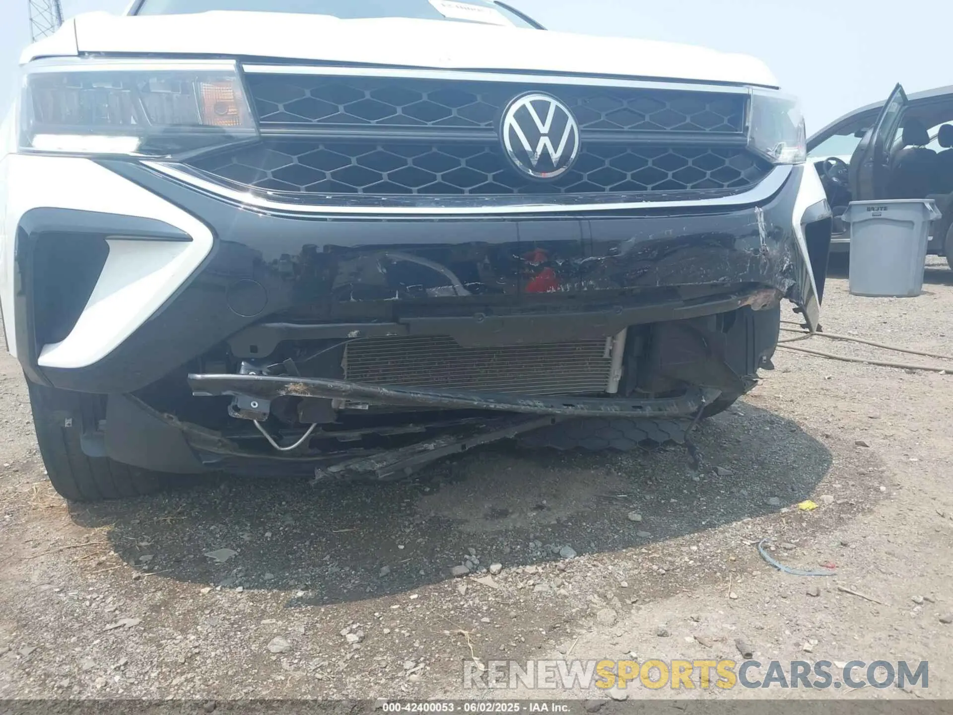 6 Photograph of a damaged car 3VVEX7B2XPM310321 VOLKSWAGEN TAOS 2023