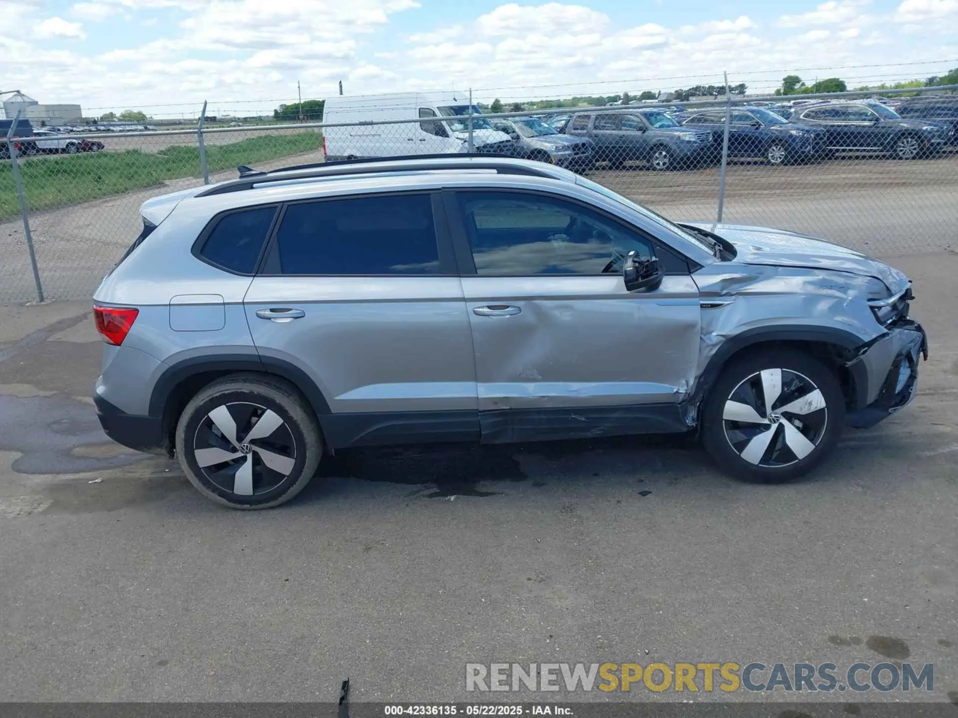 13 Photograph of a damaged car 3VVMX7B20PM363301 VOLKSWAGEN TAOS 2023