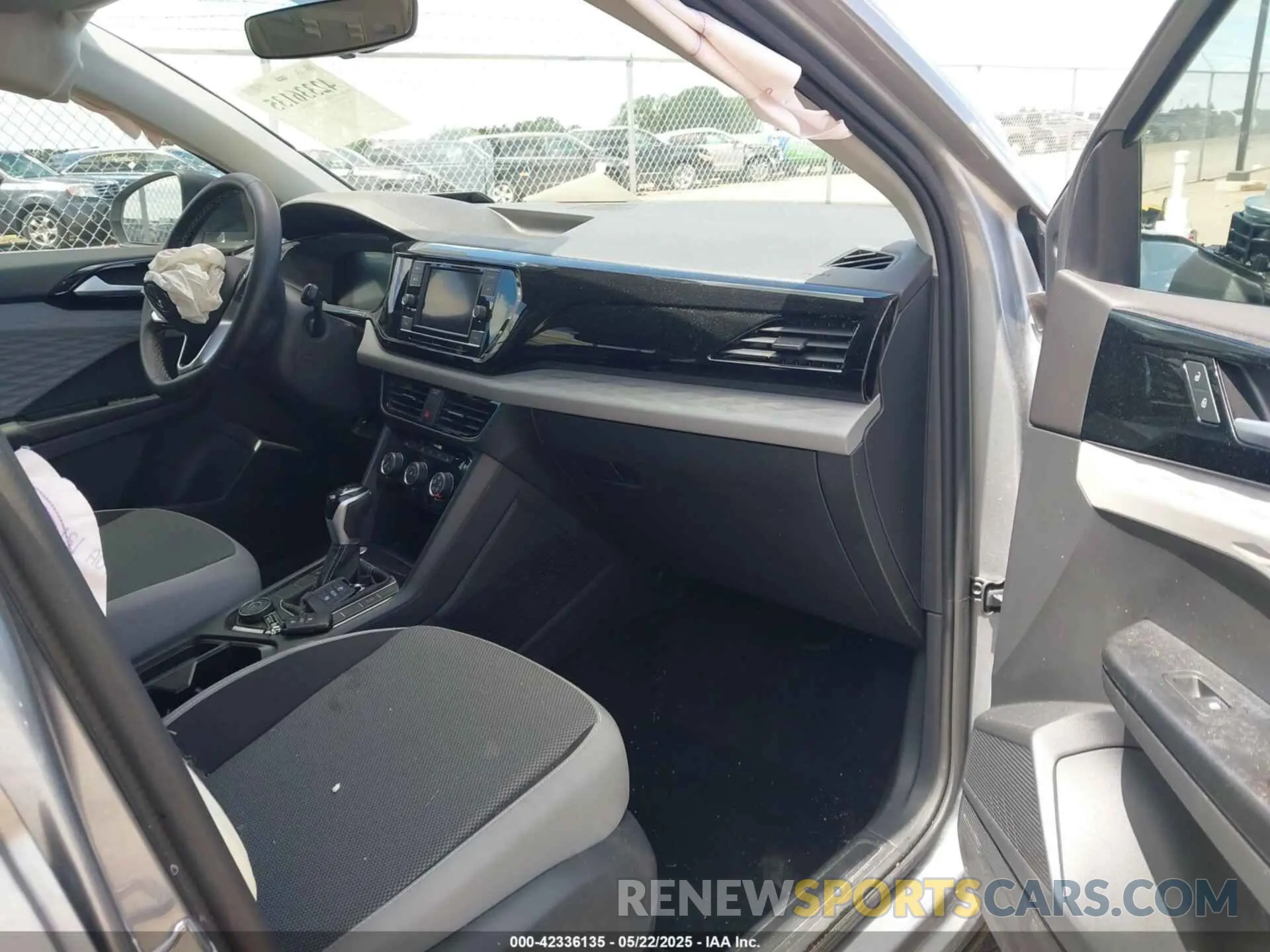 5 Photograph of a damaged car 3VVMX7B20PM363301 VOLKSWAGEN TAOS 2023