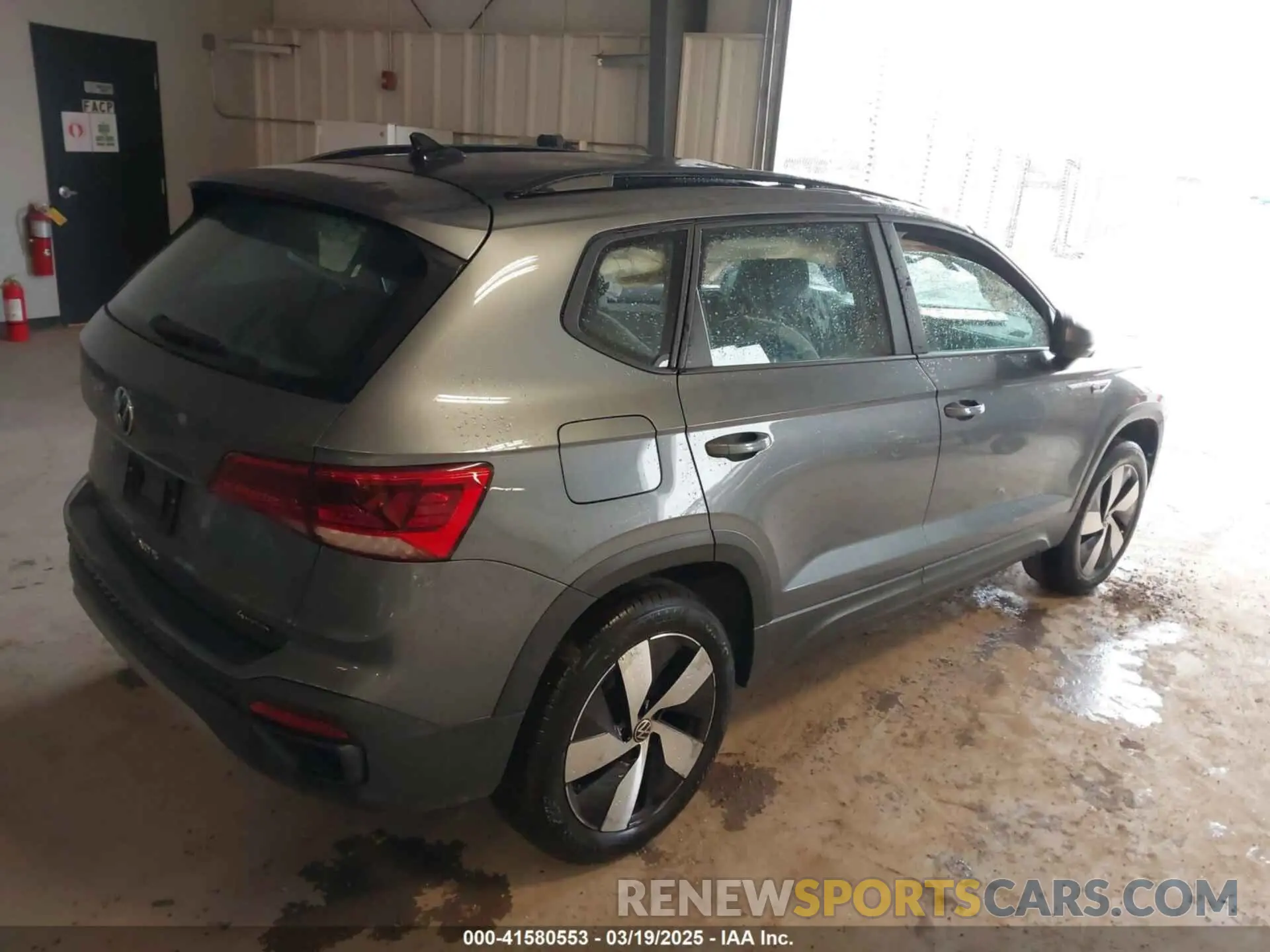 4 Photograph of a damaged car 3VVMX7B2XPM357148 VOLKSWAGEN TAOS 2023