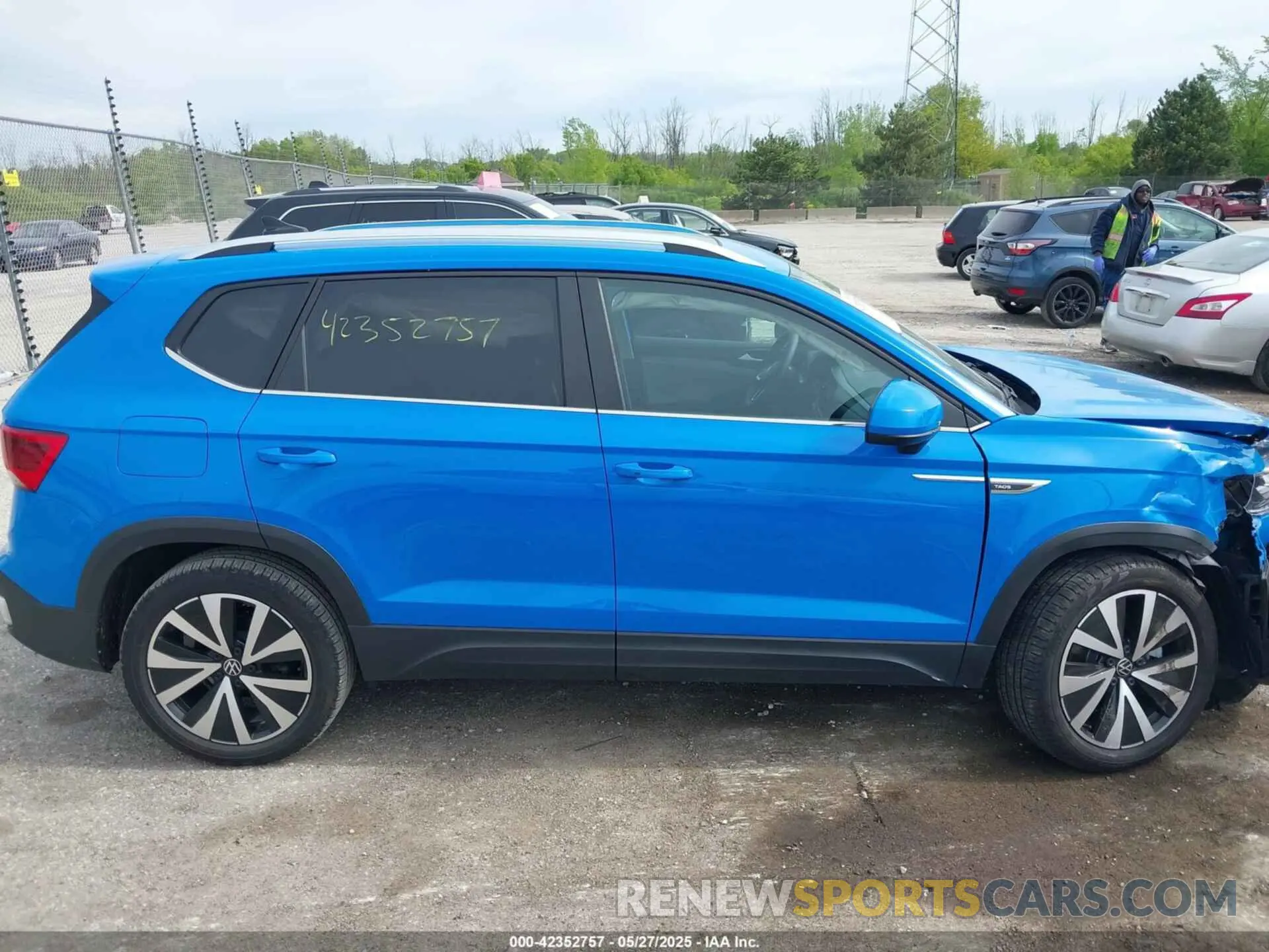 13 Photograph of a damaged car 3VVNX7B26PM312776 VOLKSWAGEN TAOS 2023